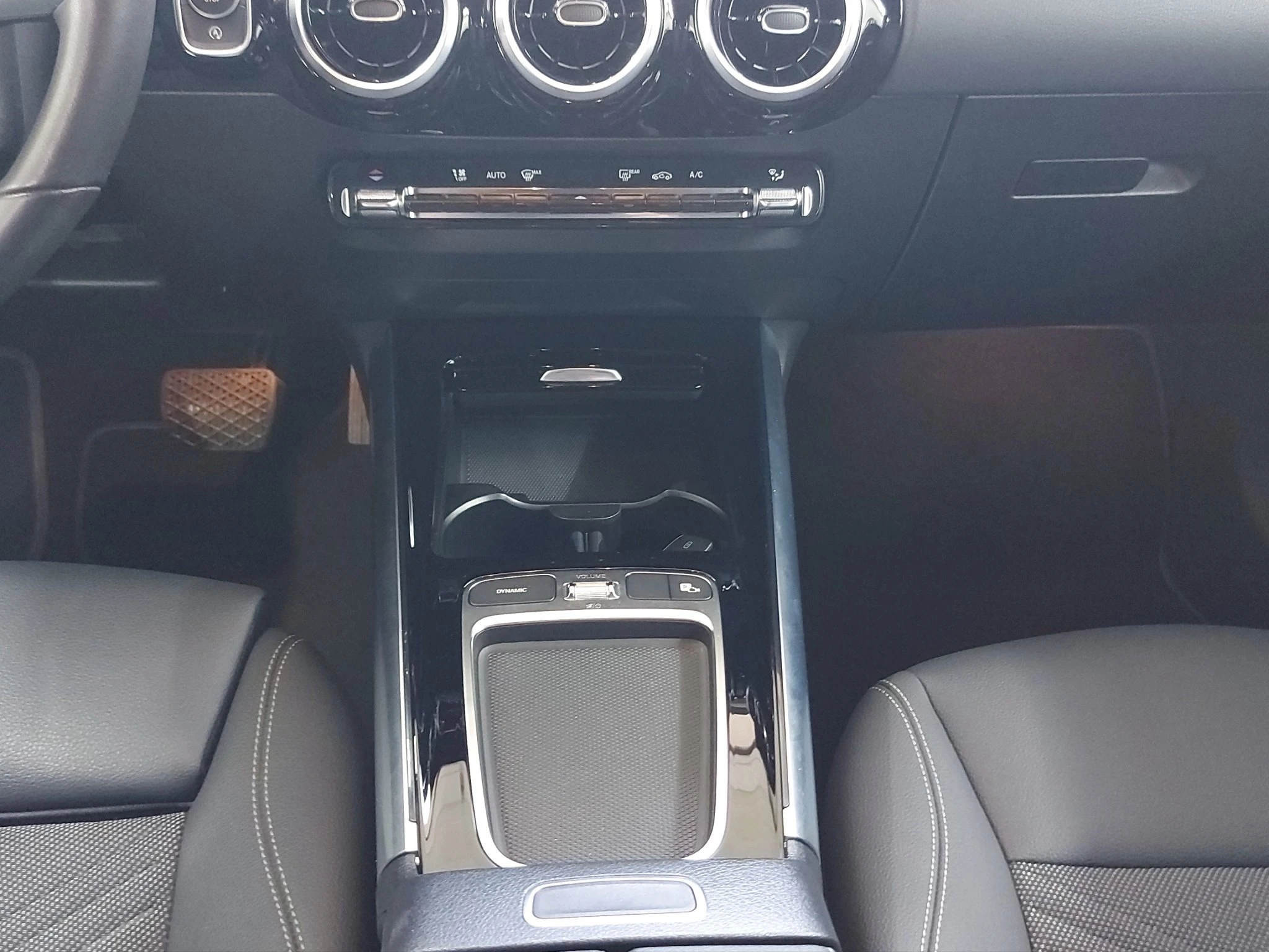 Mercedes-Benz-B-Klasse-image-13