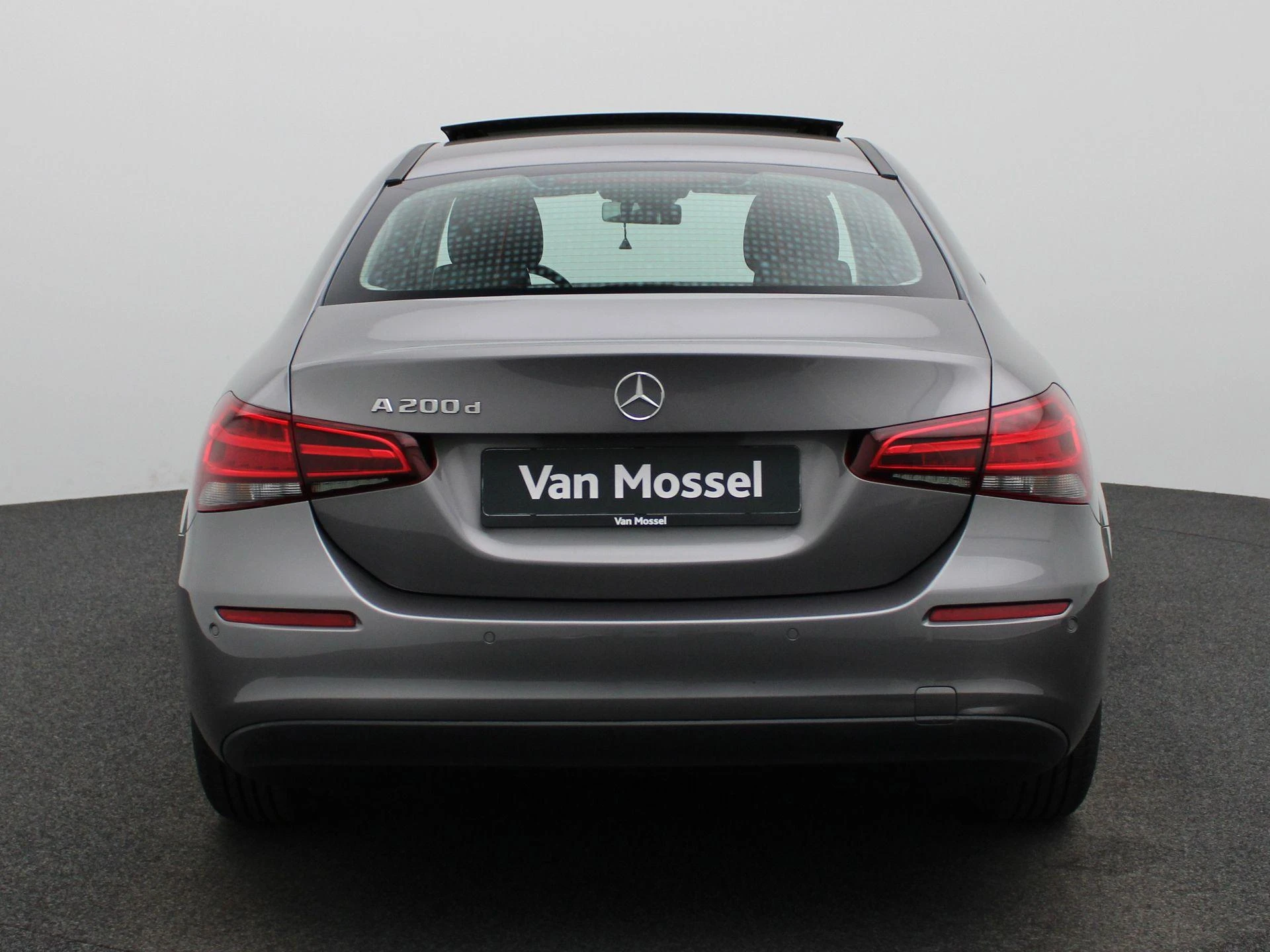 Mercedes-Benz-A-Klasse-image-4