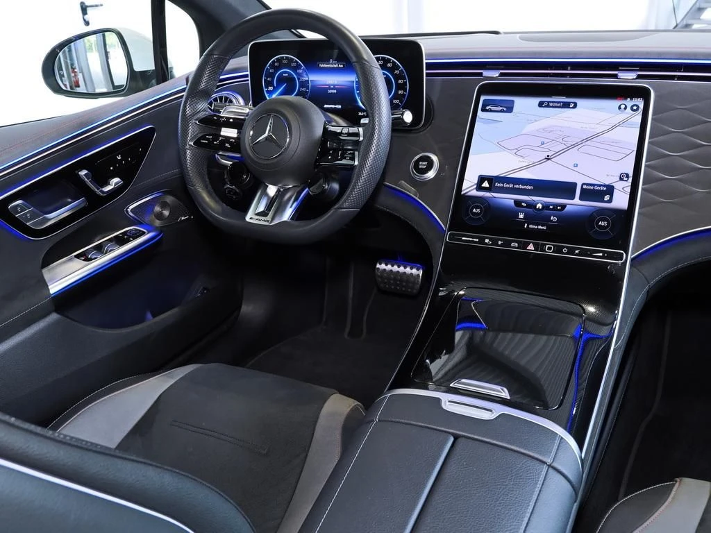 Mercedes-AMG-EQE 43 AMG-image-11