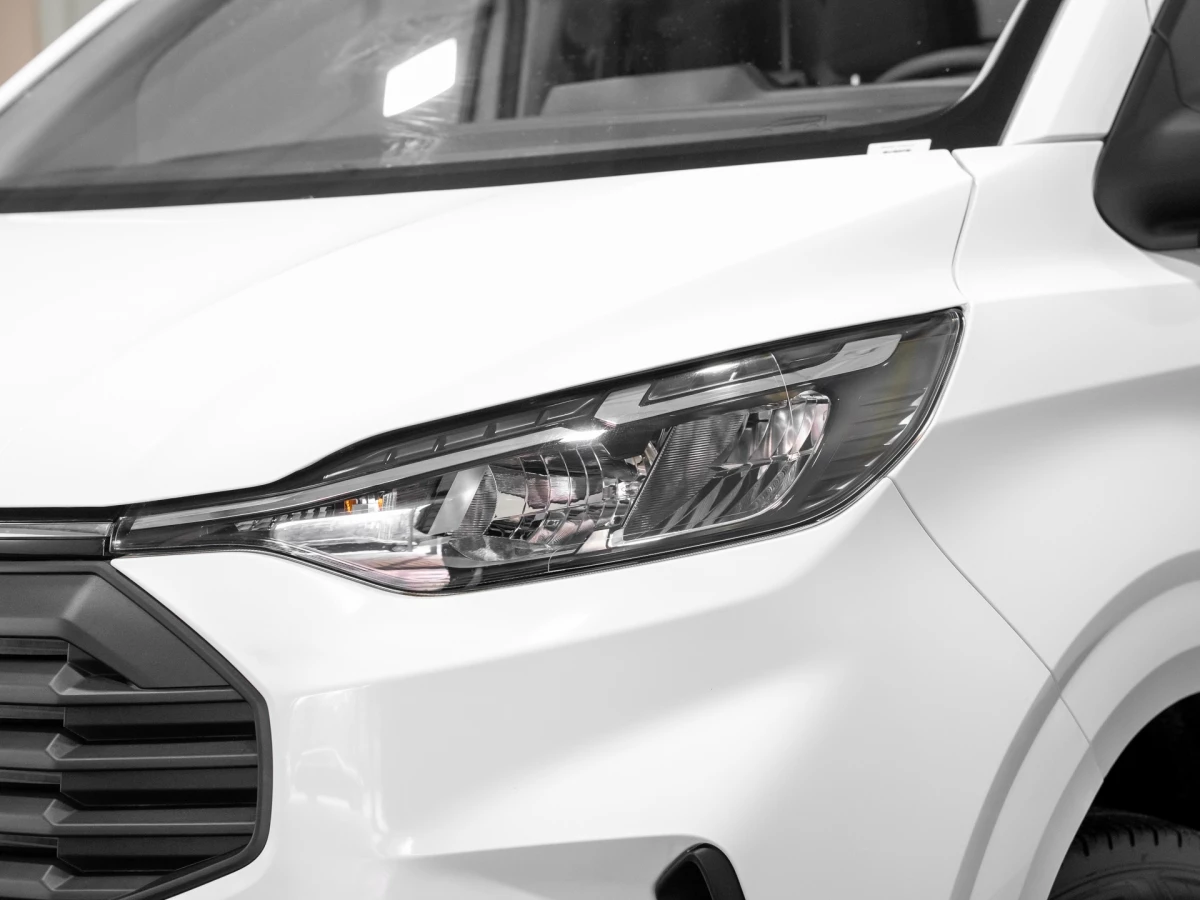 Ford-Transit Custom-image-3