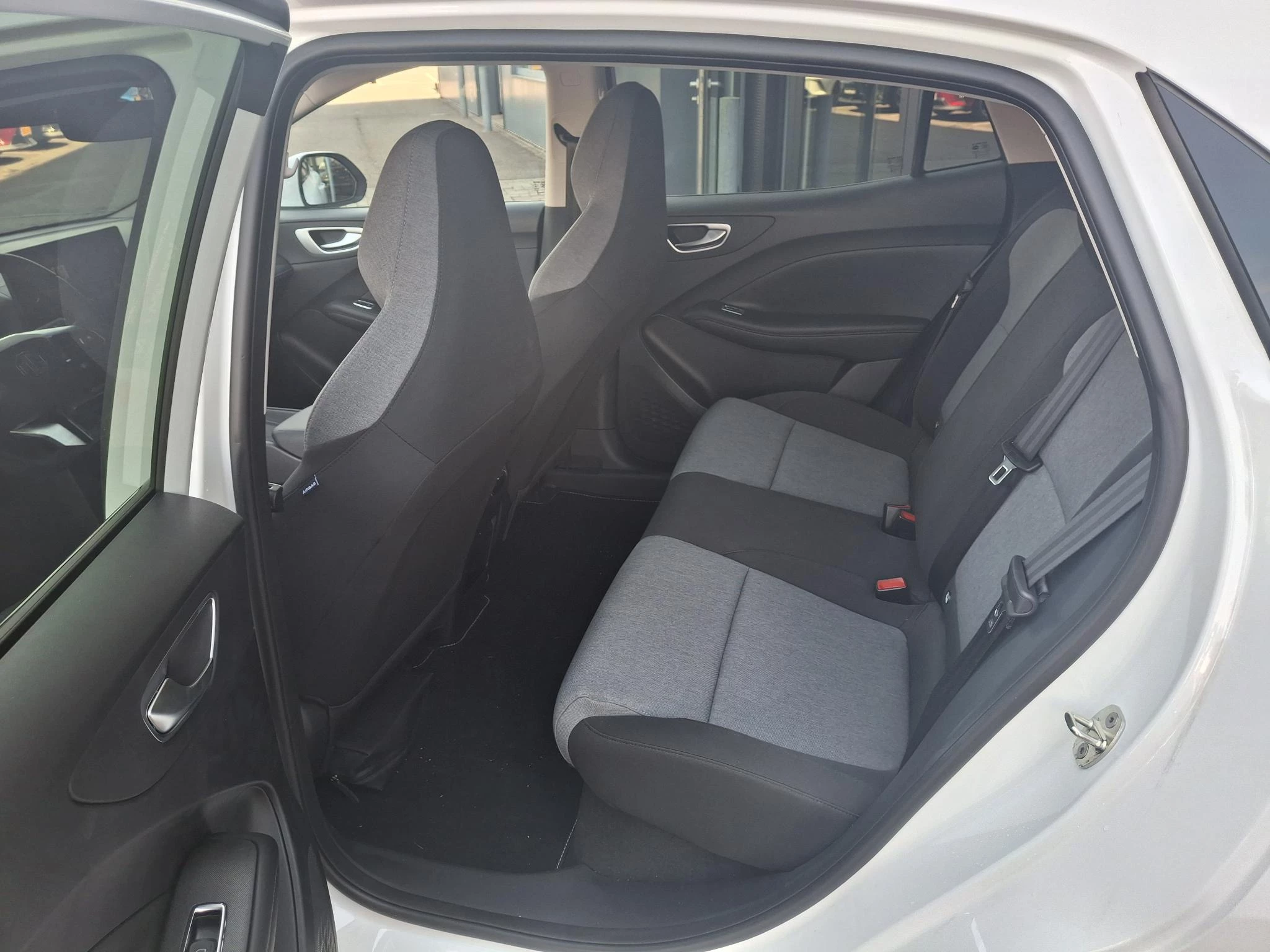 MG MG4 EV Urban Premium 54 kWh