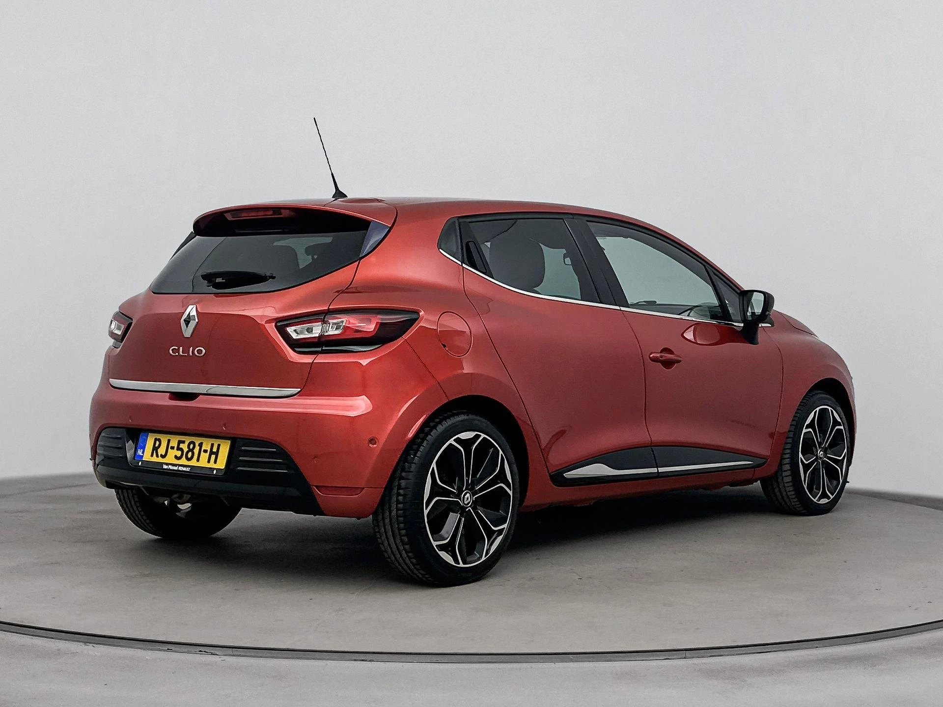 Renault-Clio-image-6