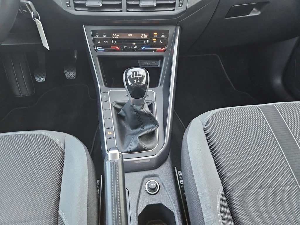 Volkswagen-Polo-image-8