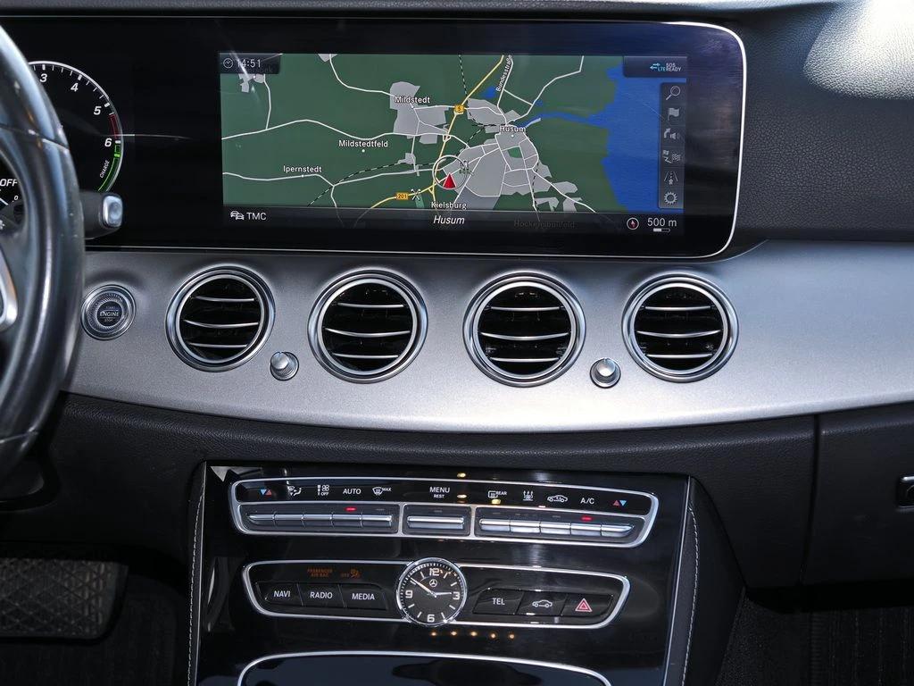 Mercedes-Benz-E-Klasse 300 de-image-9