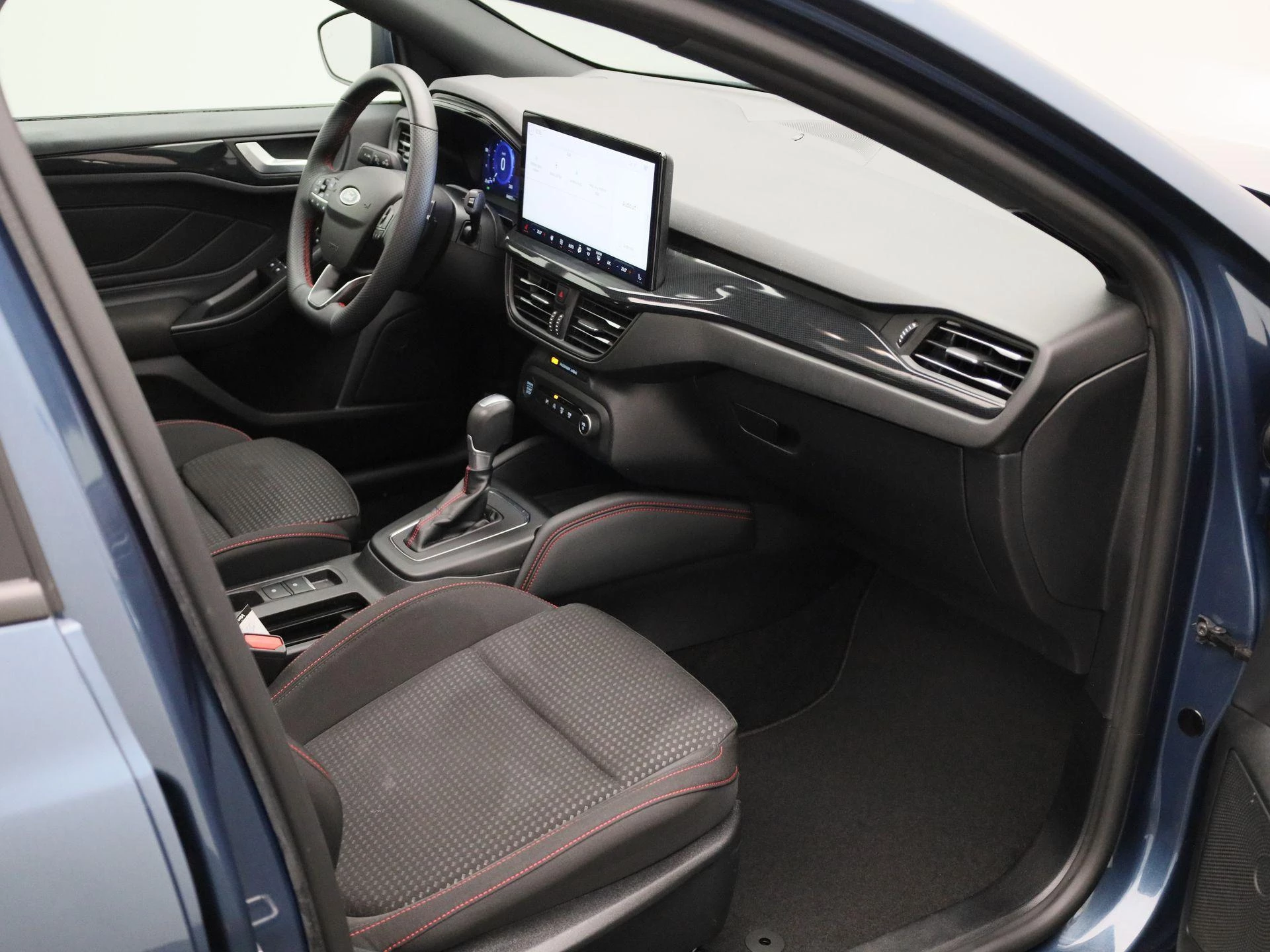 Ford Focus 1.0 EcoBoost Hybrid ST Line X