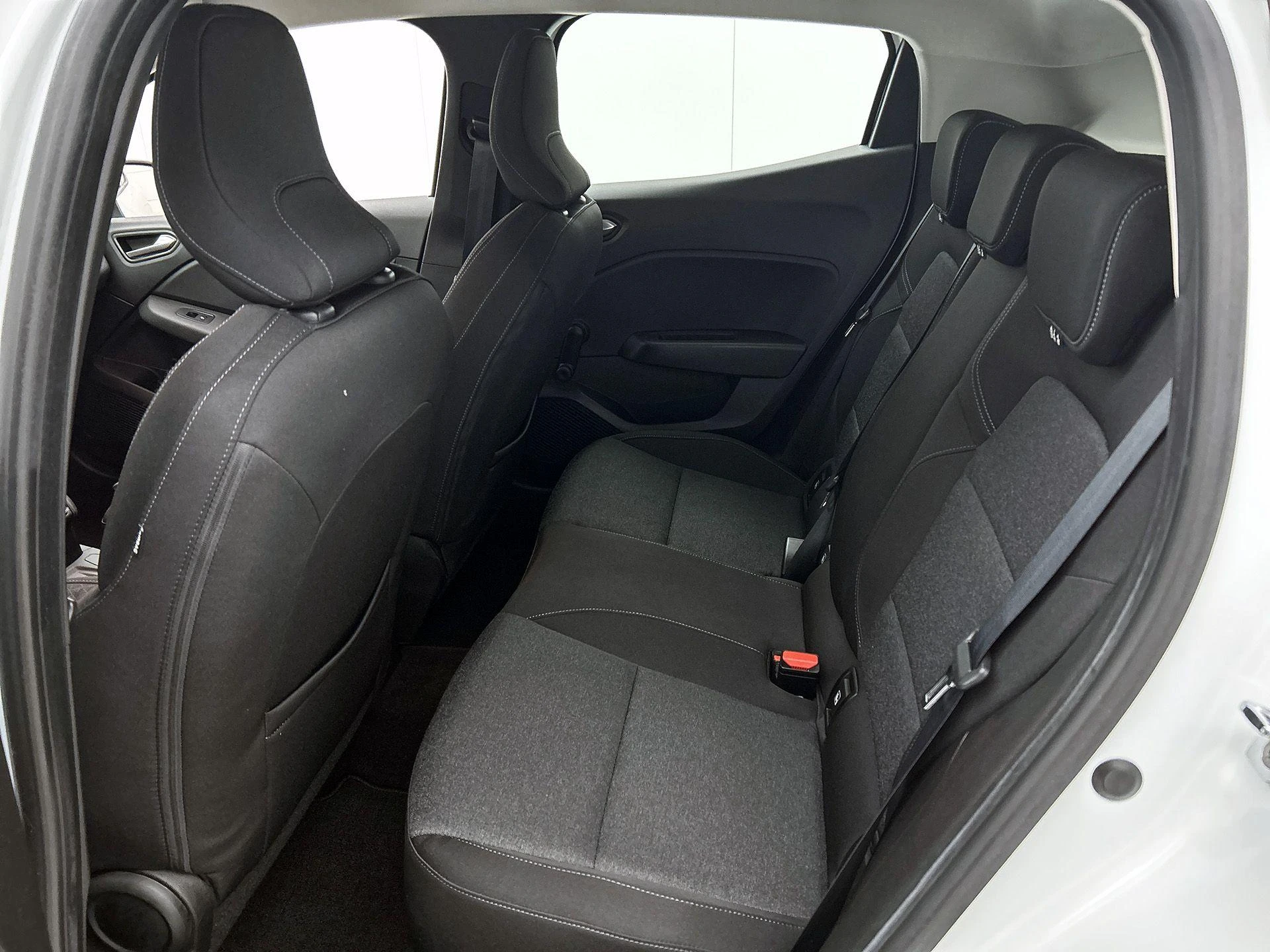Renault-Clio-image-25