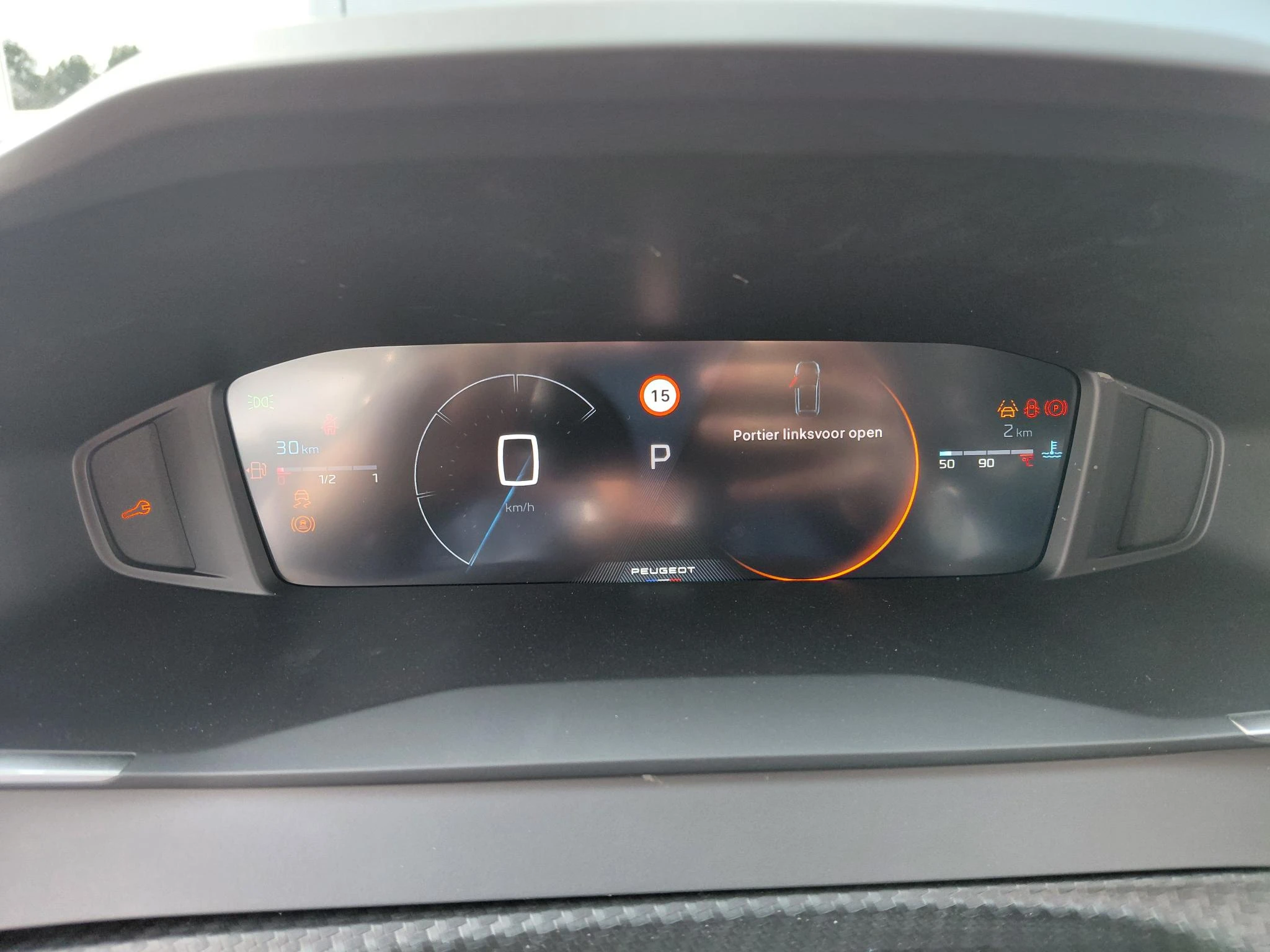 Peugeot-208-image-18