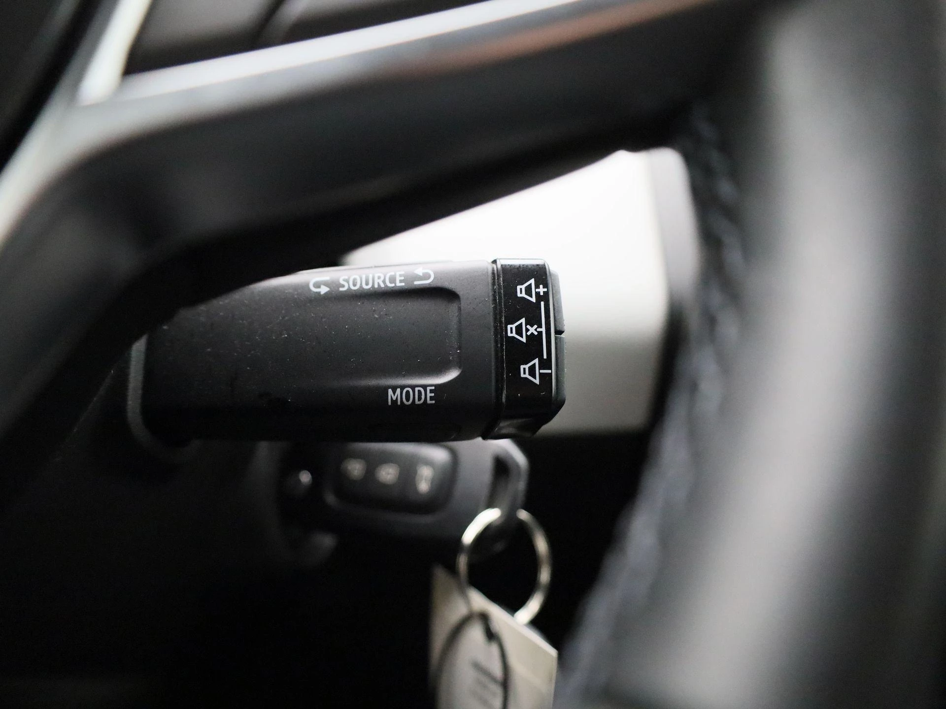 Renault-Clio-image-18