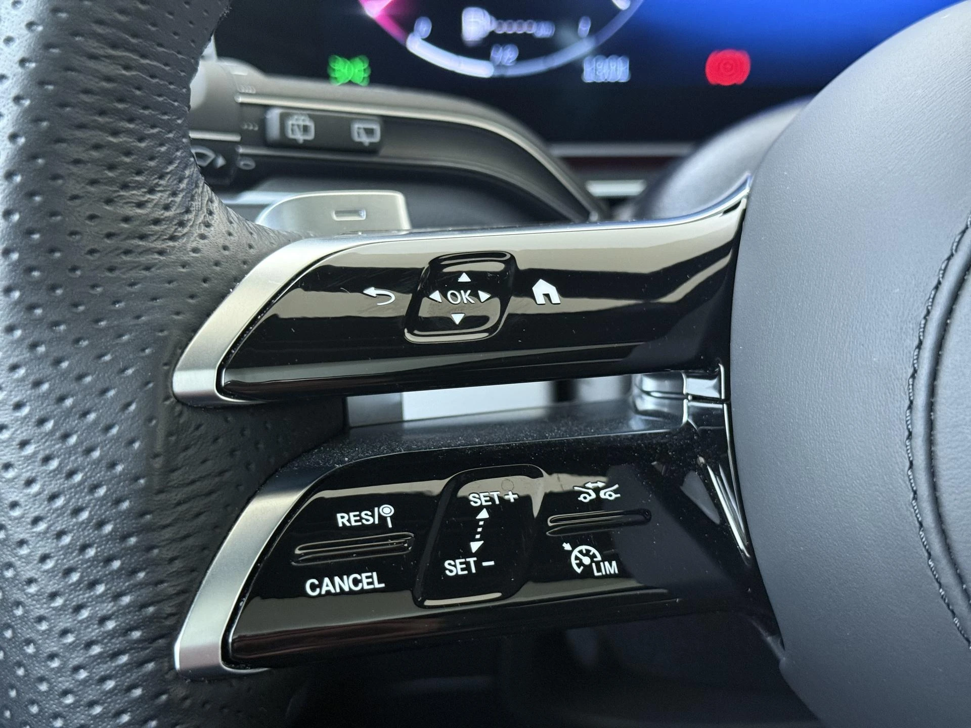 Mercedes-Benz-GLE-image-11
