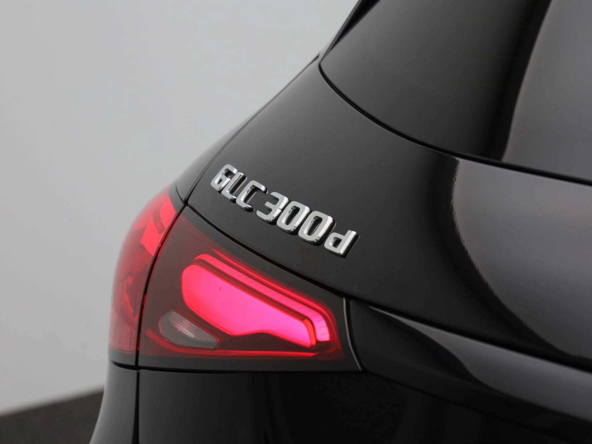 Mercedes-Benz-GLC-image-45