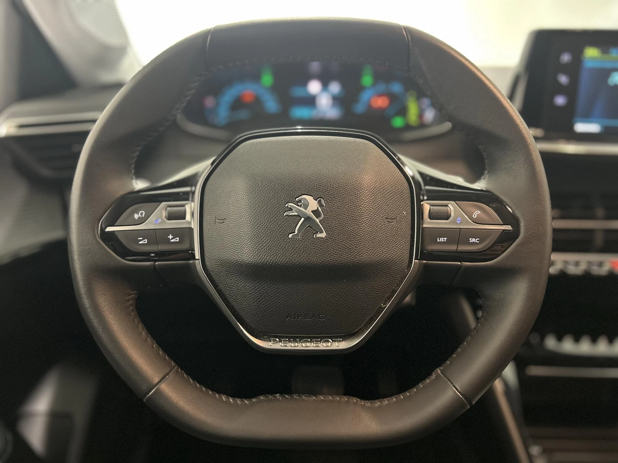 Peugeot-e-208-image-5