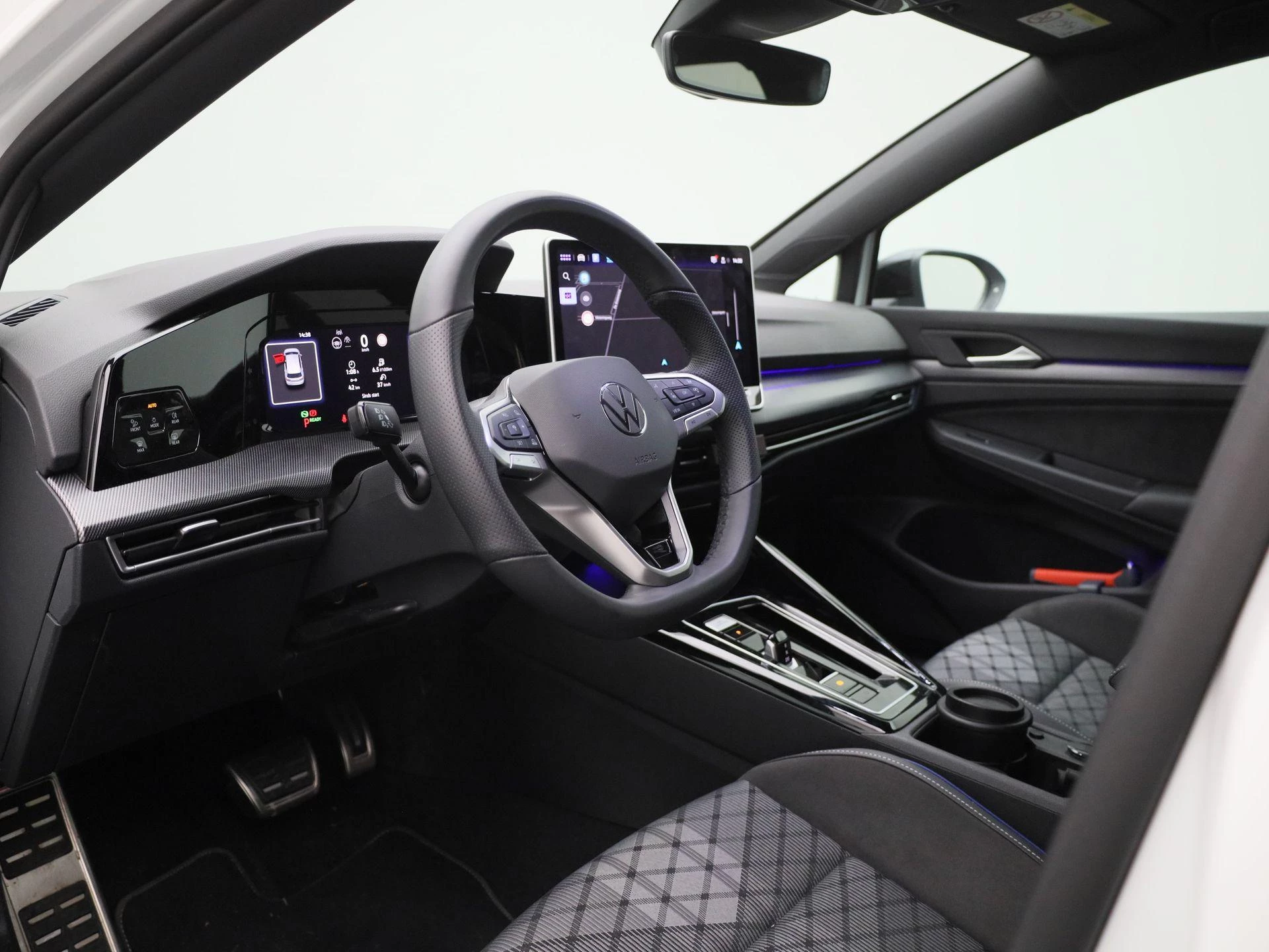 Volkswagen-Golf-image-29