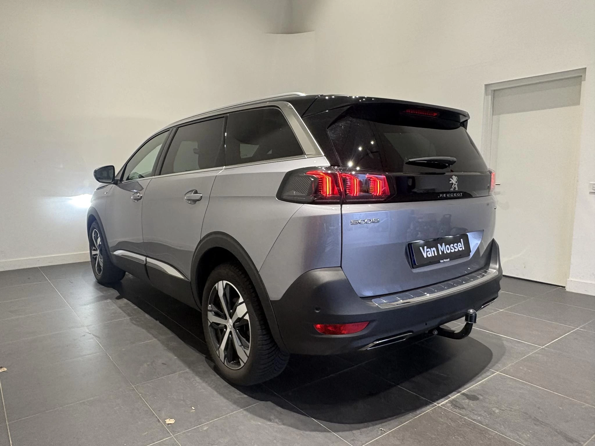 Peugeot-5008-image-5