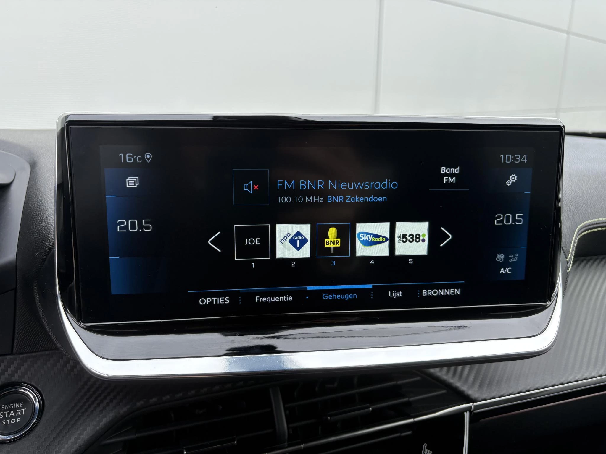 Peugeot-2008-image-23