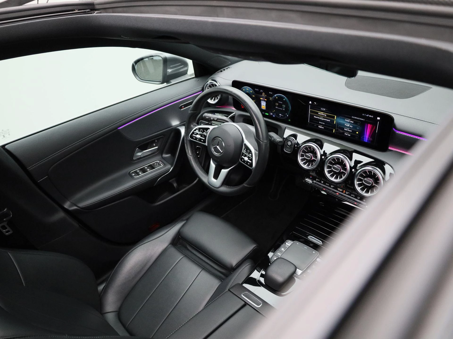 Mercedes-Benz-CLA-image-51