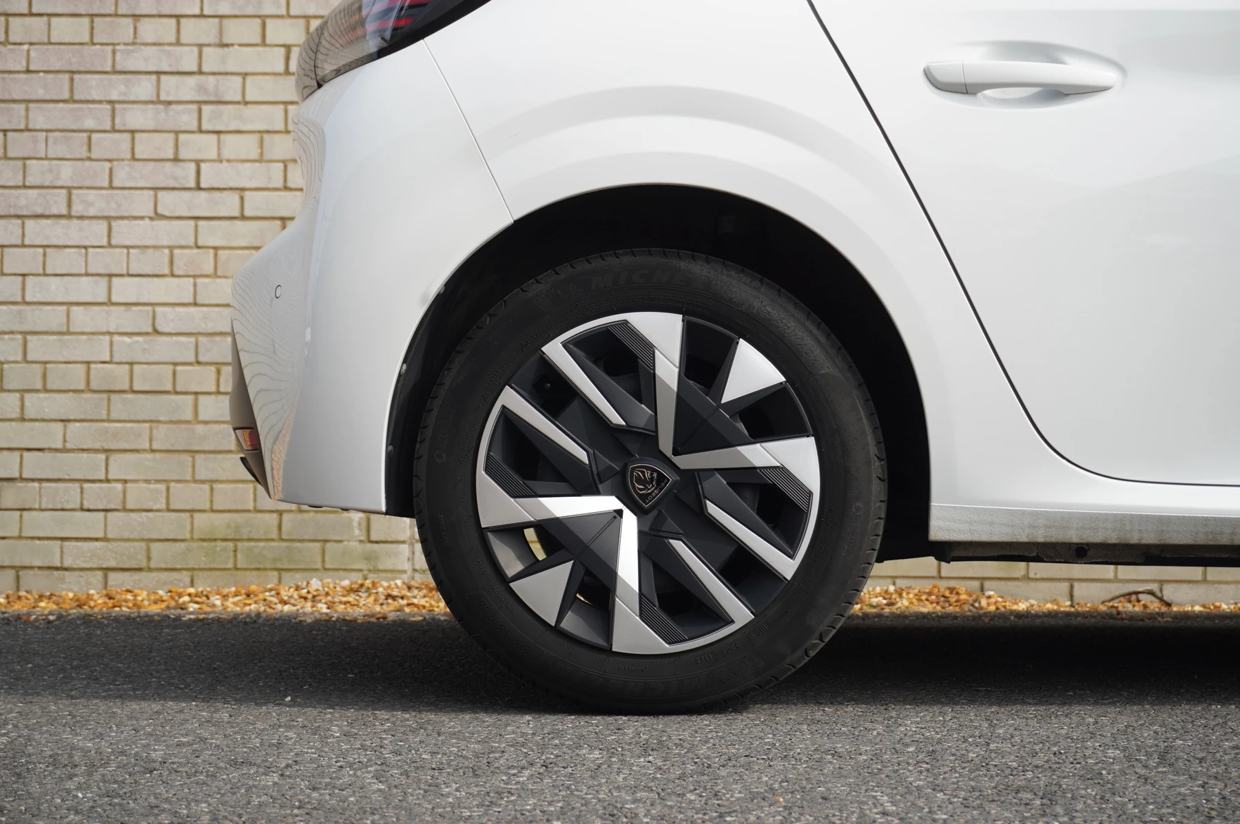 Peugeot-208-image-21