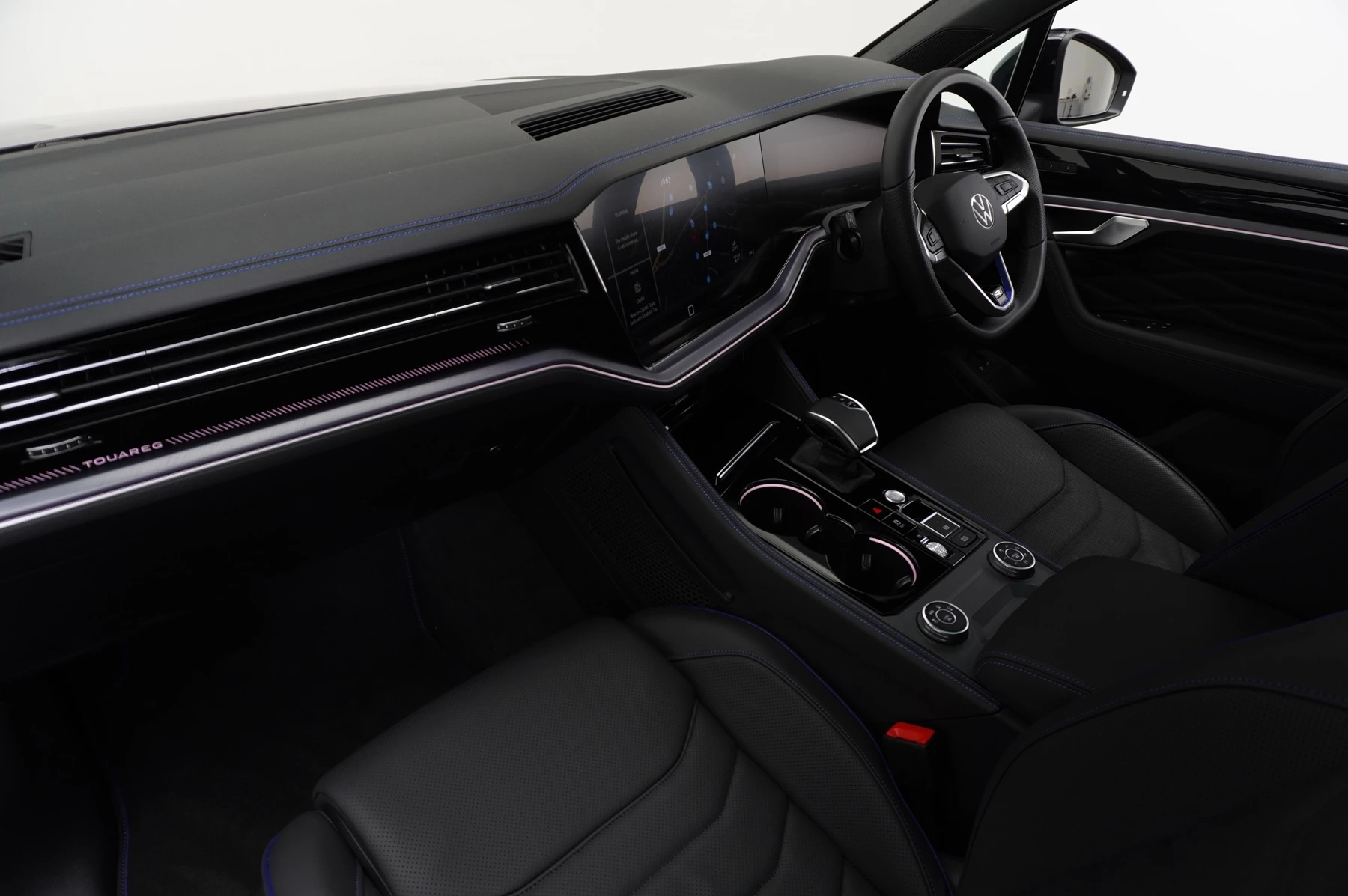 Volkswagen-Touareg-image-1