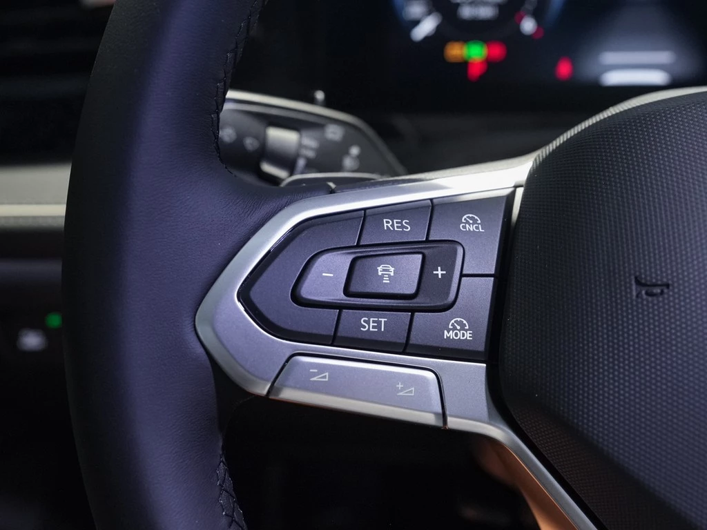 Volkswagen-Passat-image-15