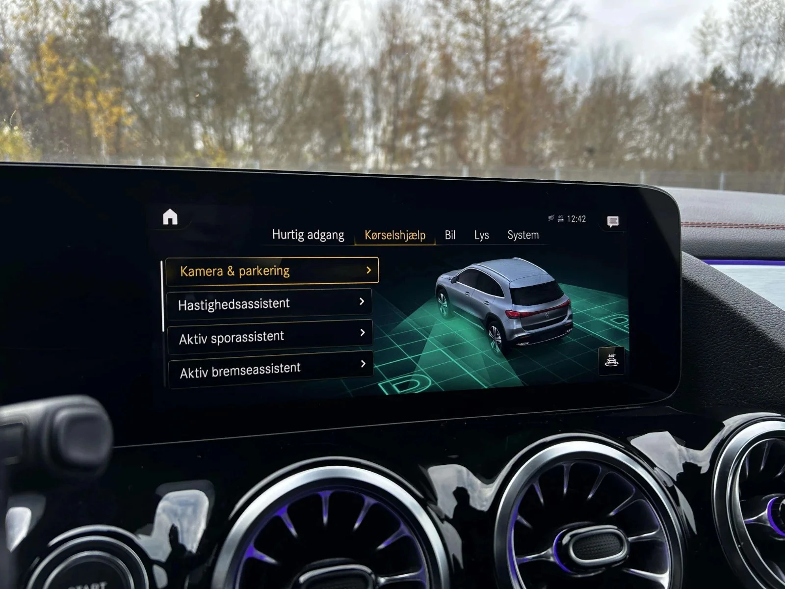 Mercedes-Benz-EQA-image-17