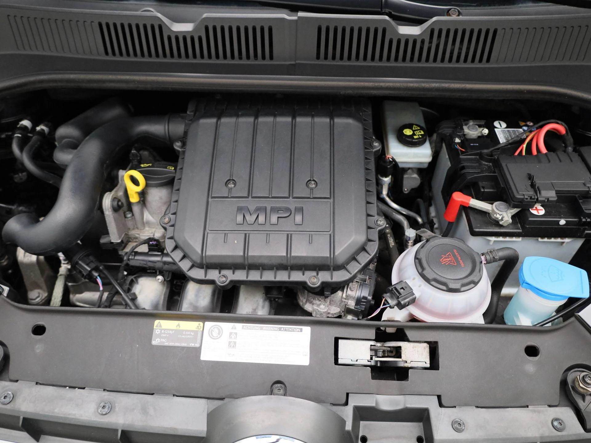 Volkswagen-up!-image-19