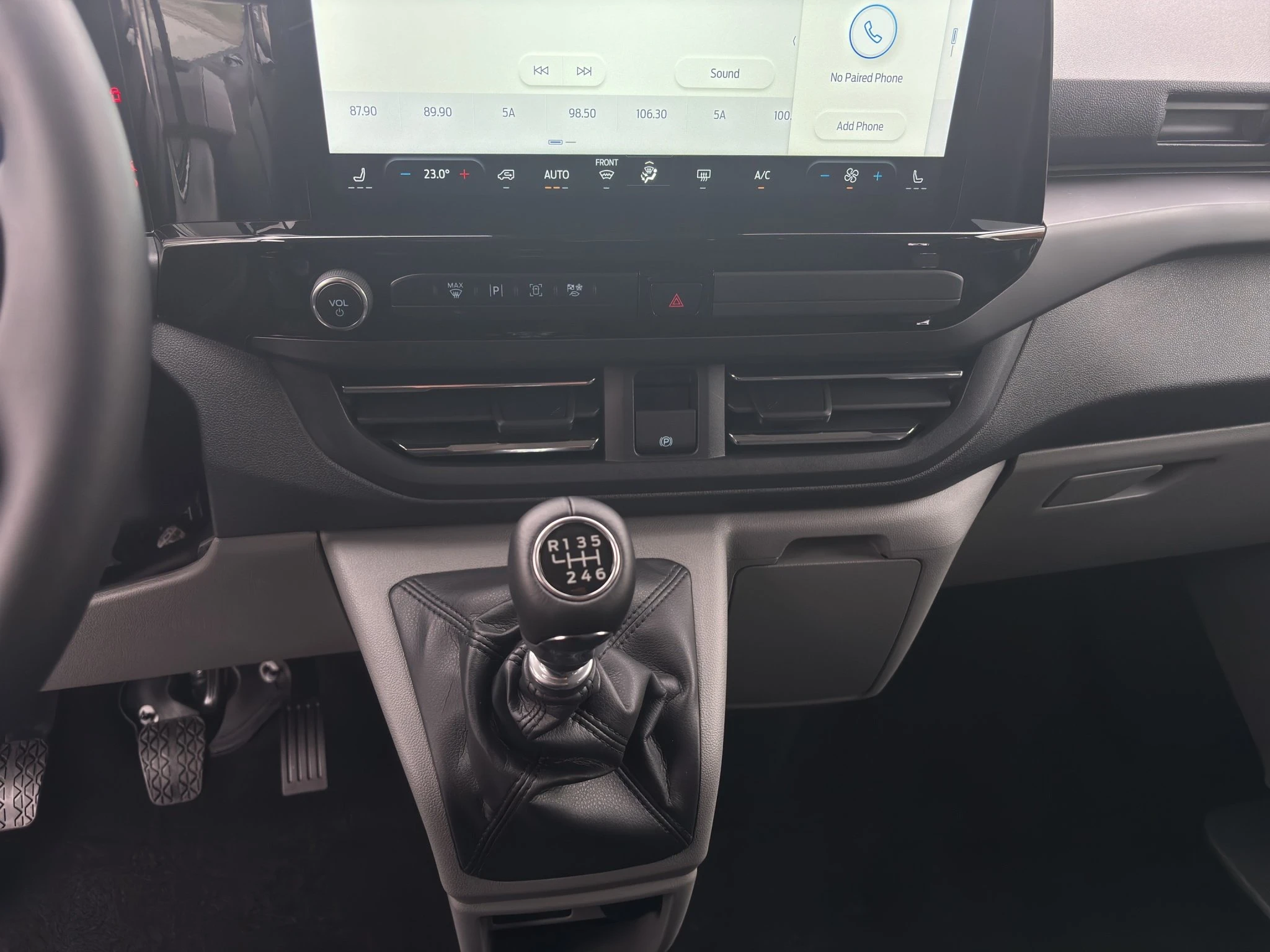 Ford-Tourneo Custom-image-23