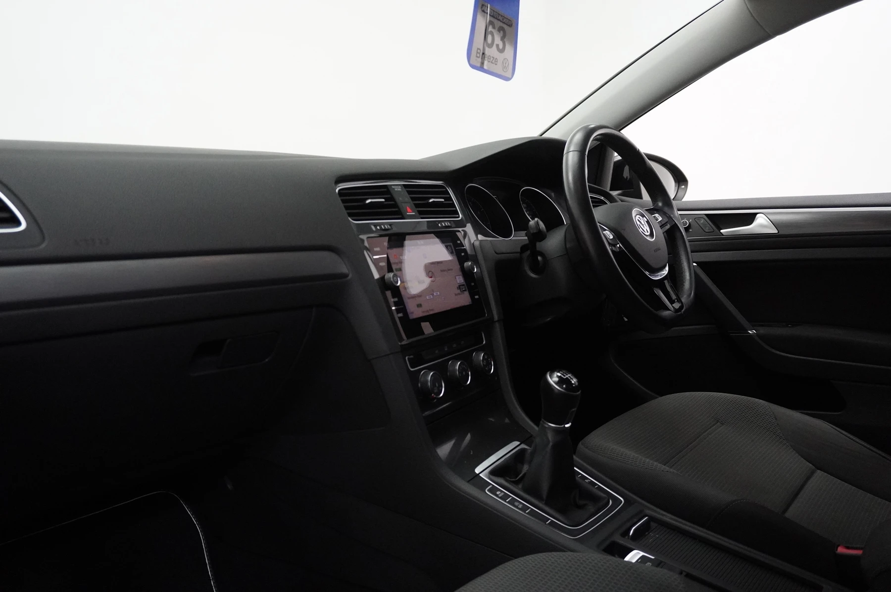 Volkswagen-Golf-image-1