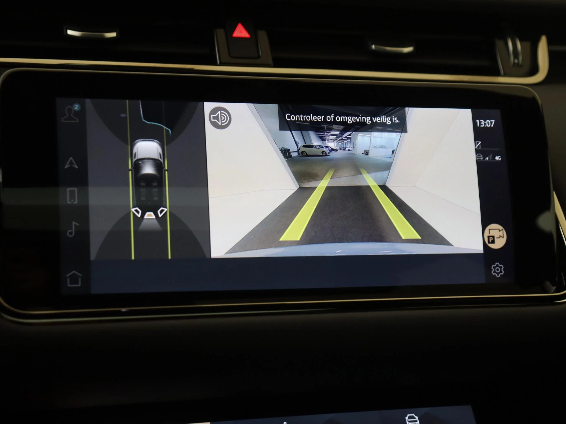 Land Rover-Range Rover Evoque-image-18