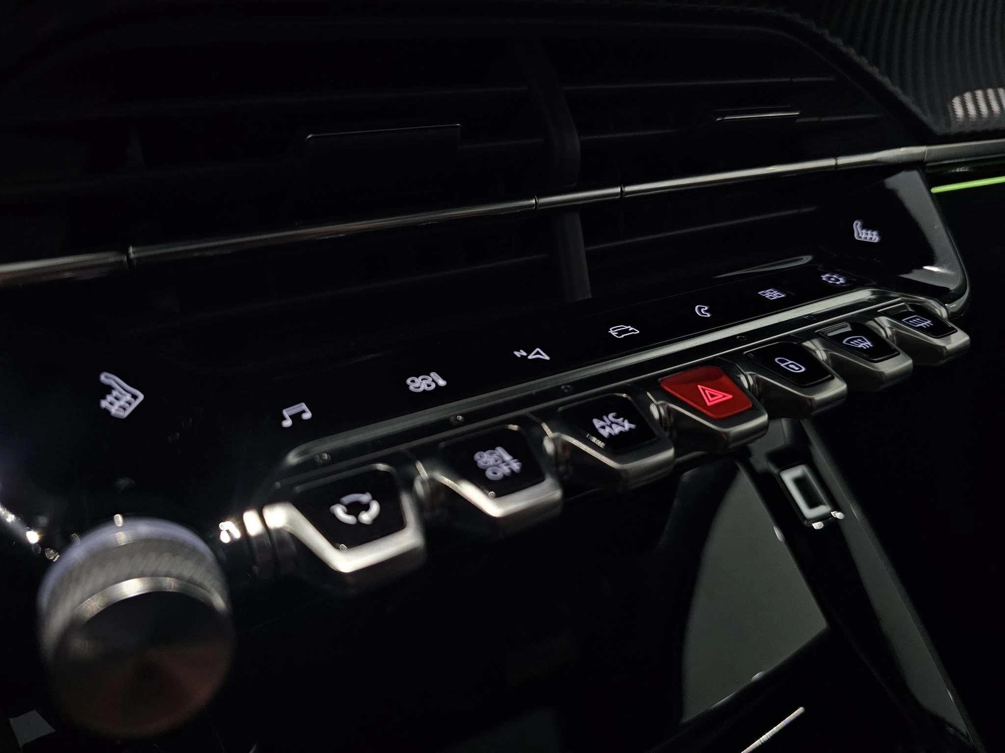 Peugeot-208-image-19