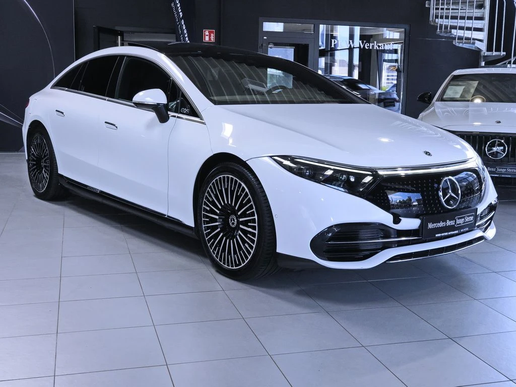 Mercedes-Benz-EQS 580-image-4