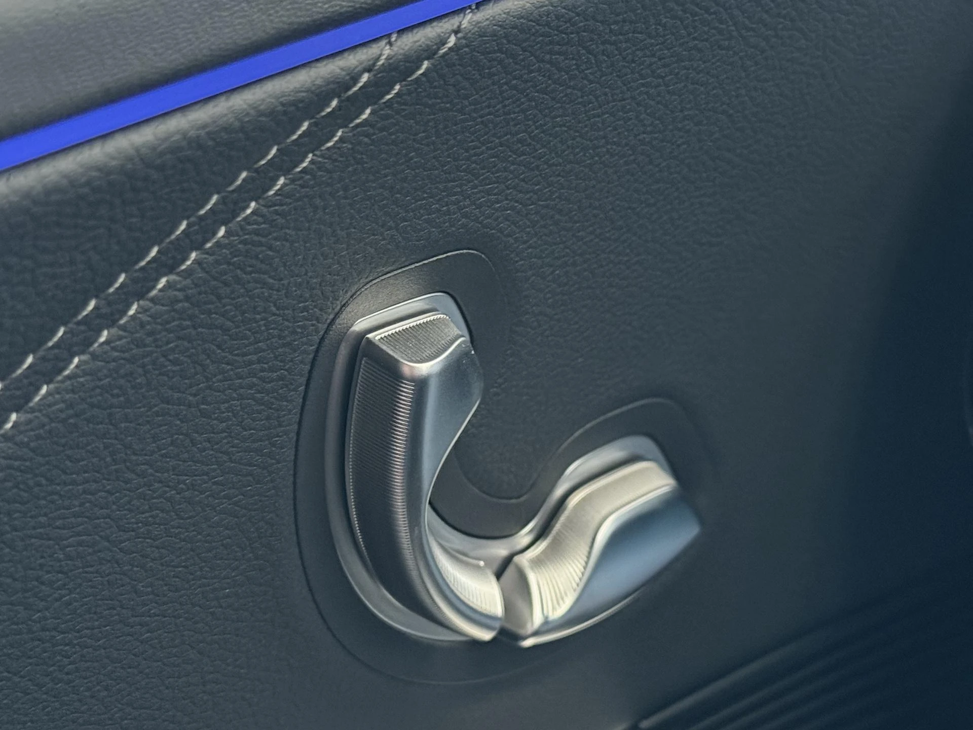Mercedes-Benz-C-Klasse-image-23
