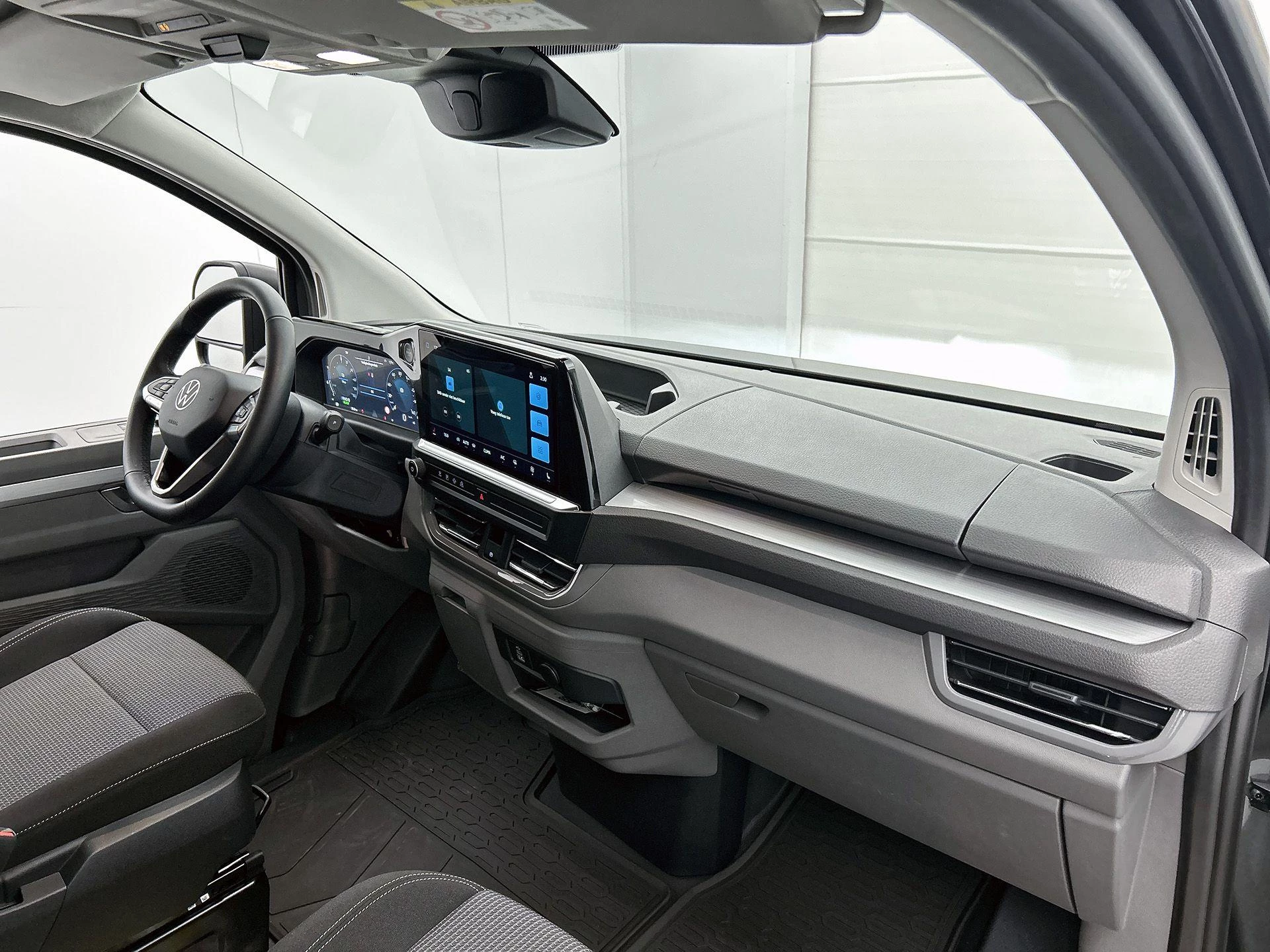 Volkswagen-e-Transporter-image-20