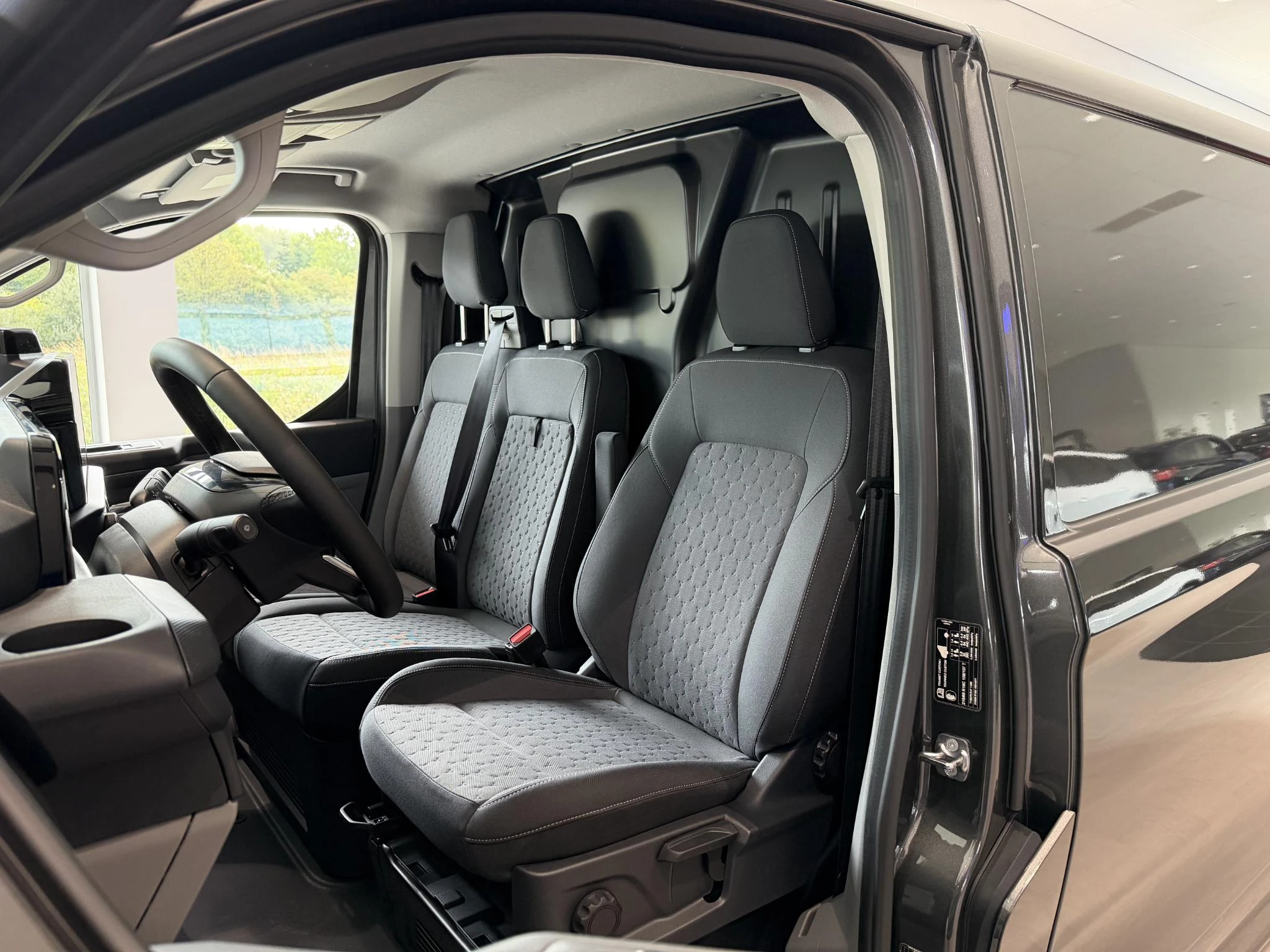 Ford-Transit Custom-image-16