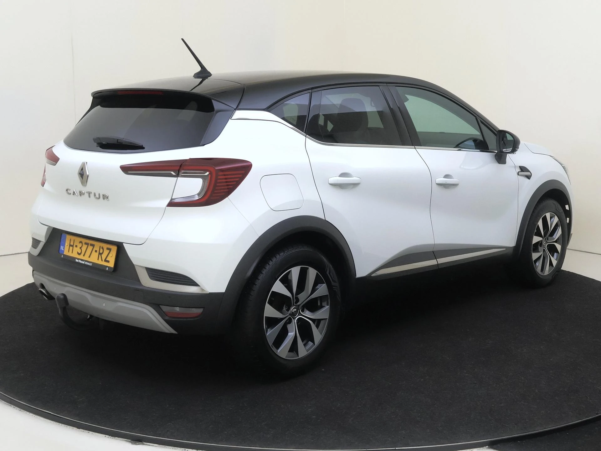 Renault-Captur-image-3