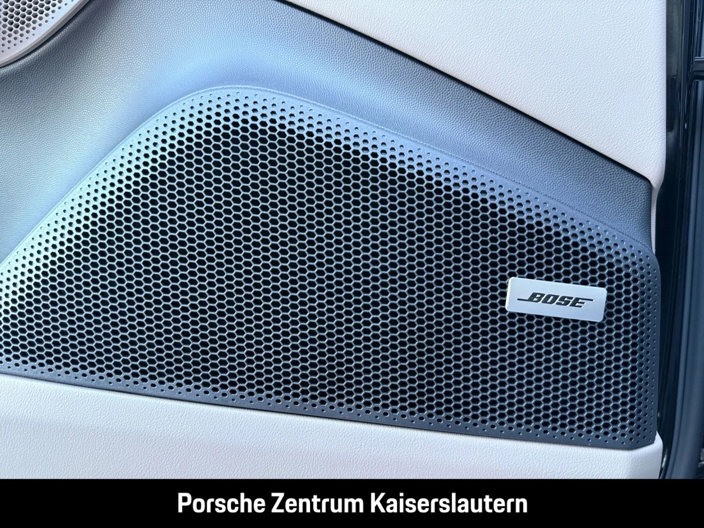 Porsche Macan Hinterachslenkung BOSE Luftfederung 21-Zol -