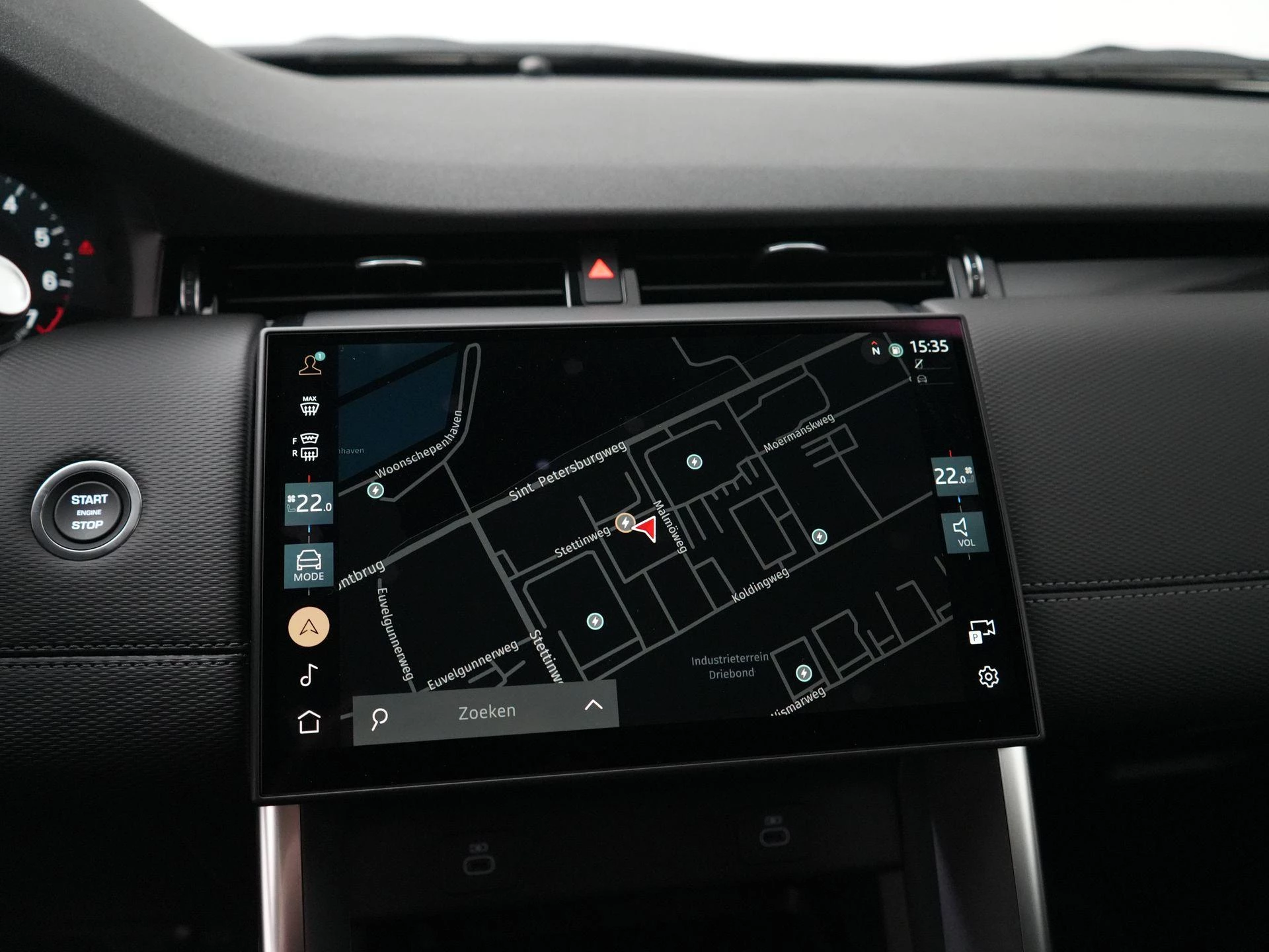 Land Rover-Discovery Sport-image-24