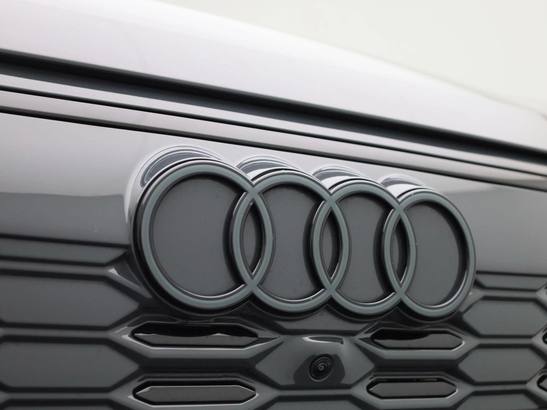 Audi-Q6 e-tron-image-51