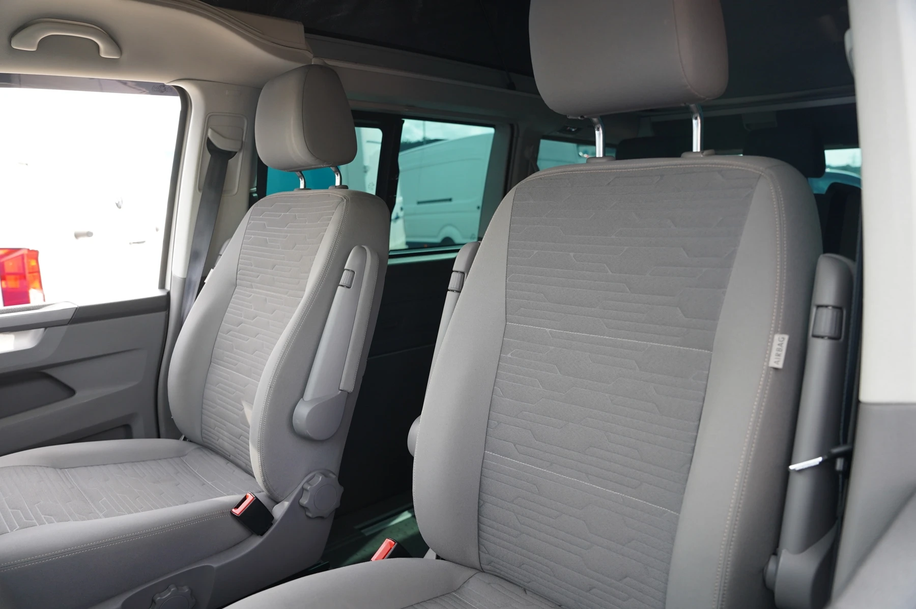 Volkswagen-California-image-25