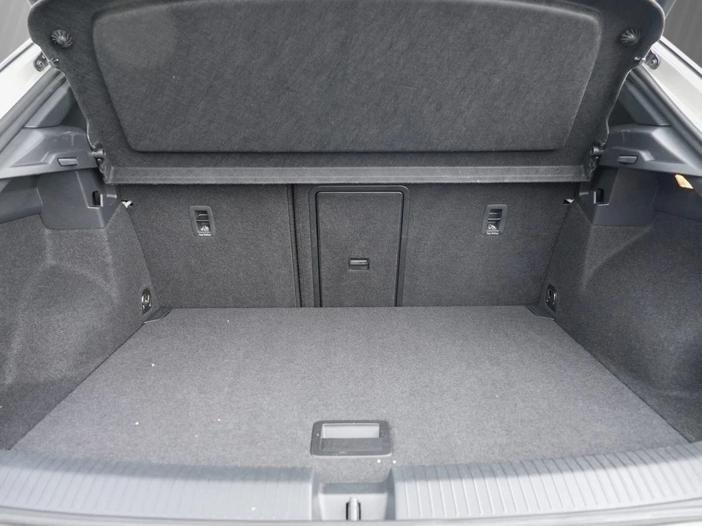 Volkswagen-T-Roc-image-5