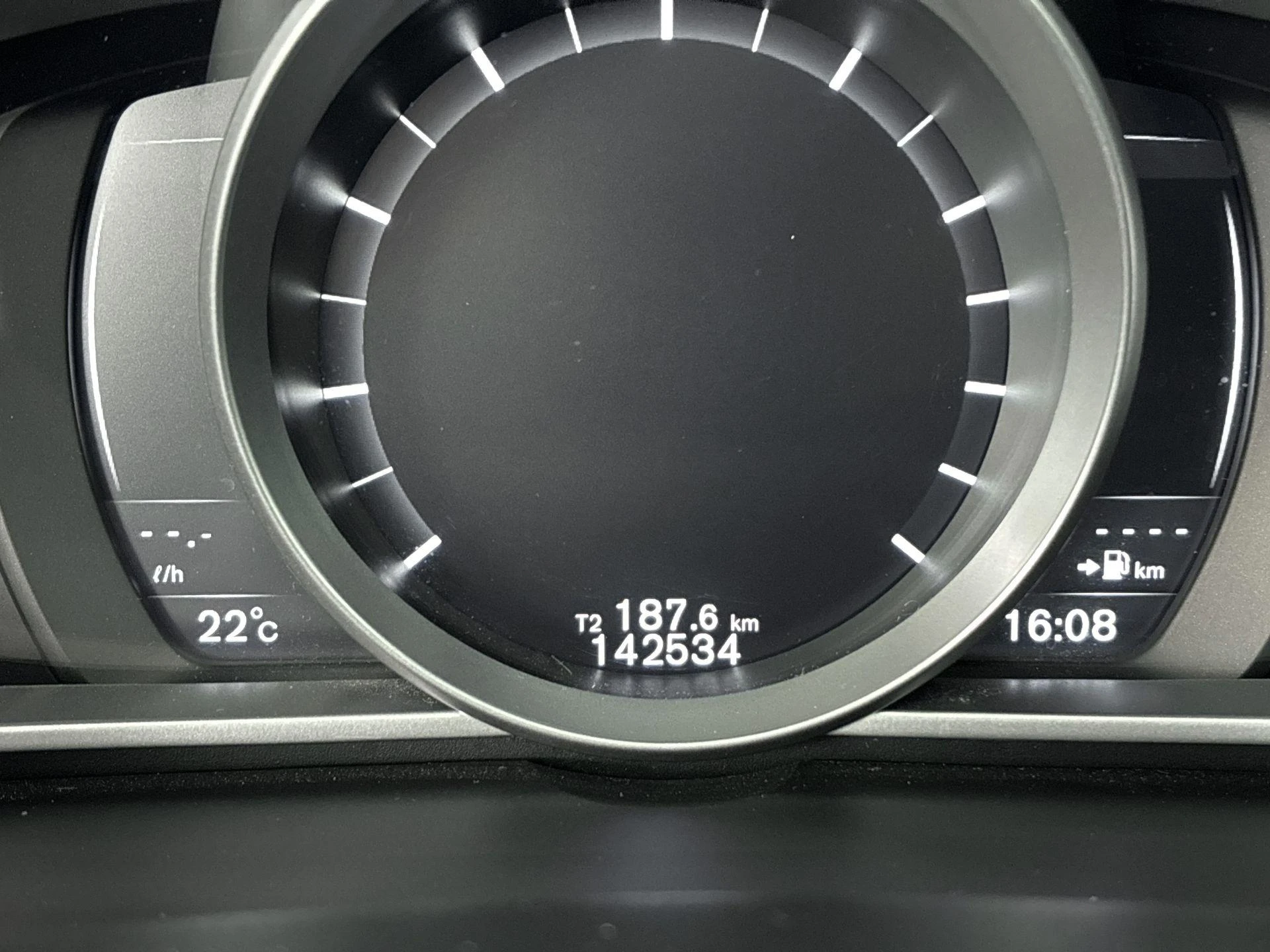 Volvo-V40-image-8