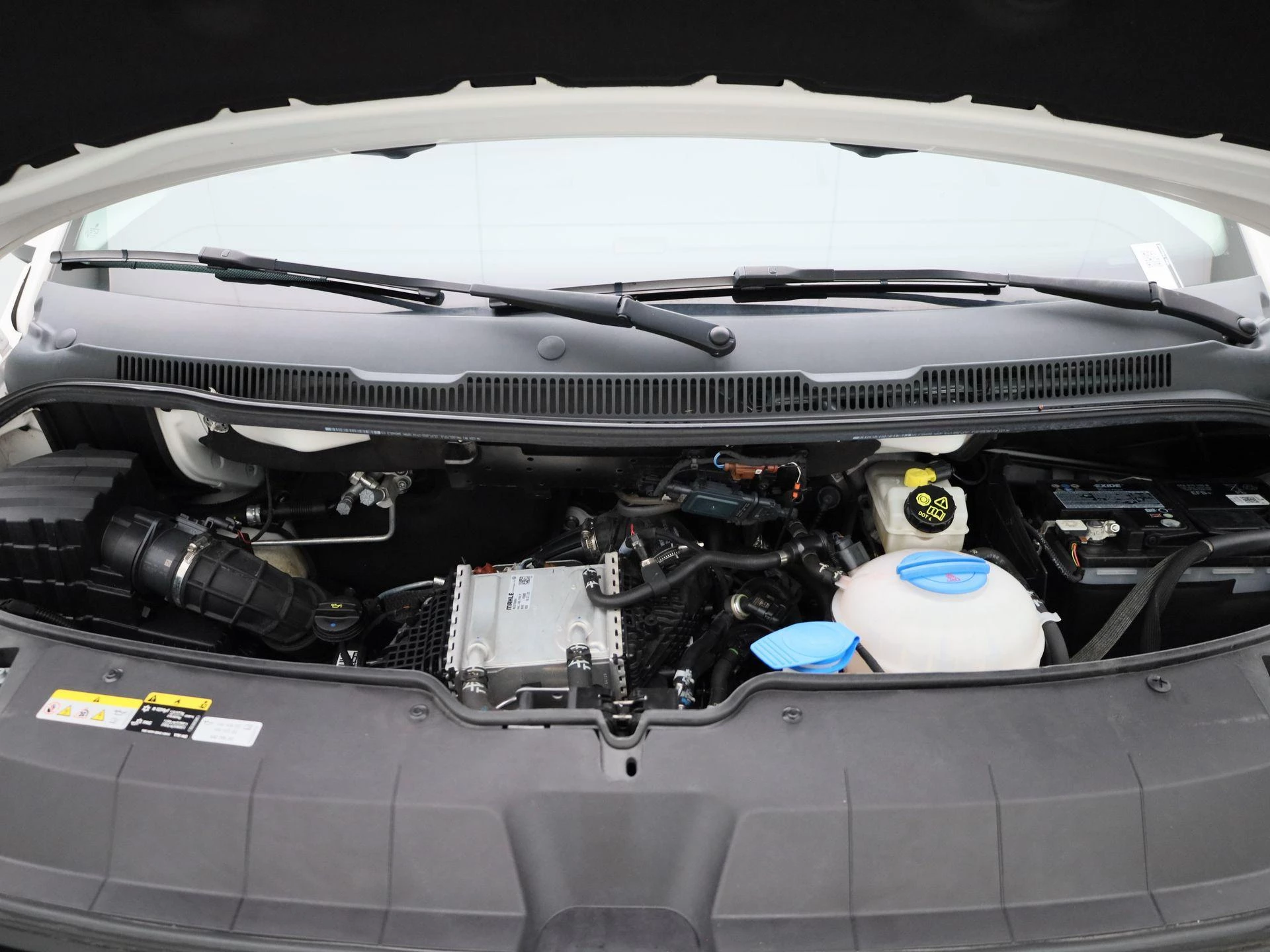 Volkswagen-Transporter-image-35