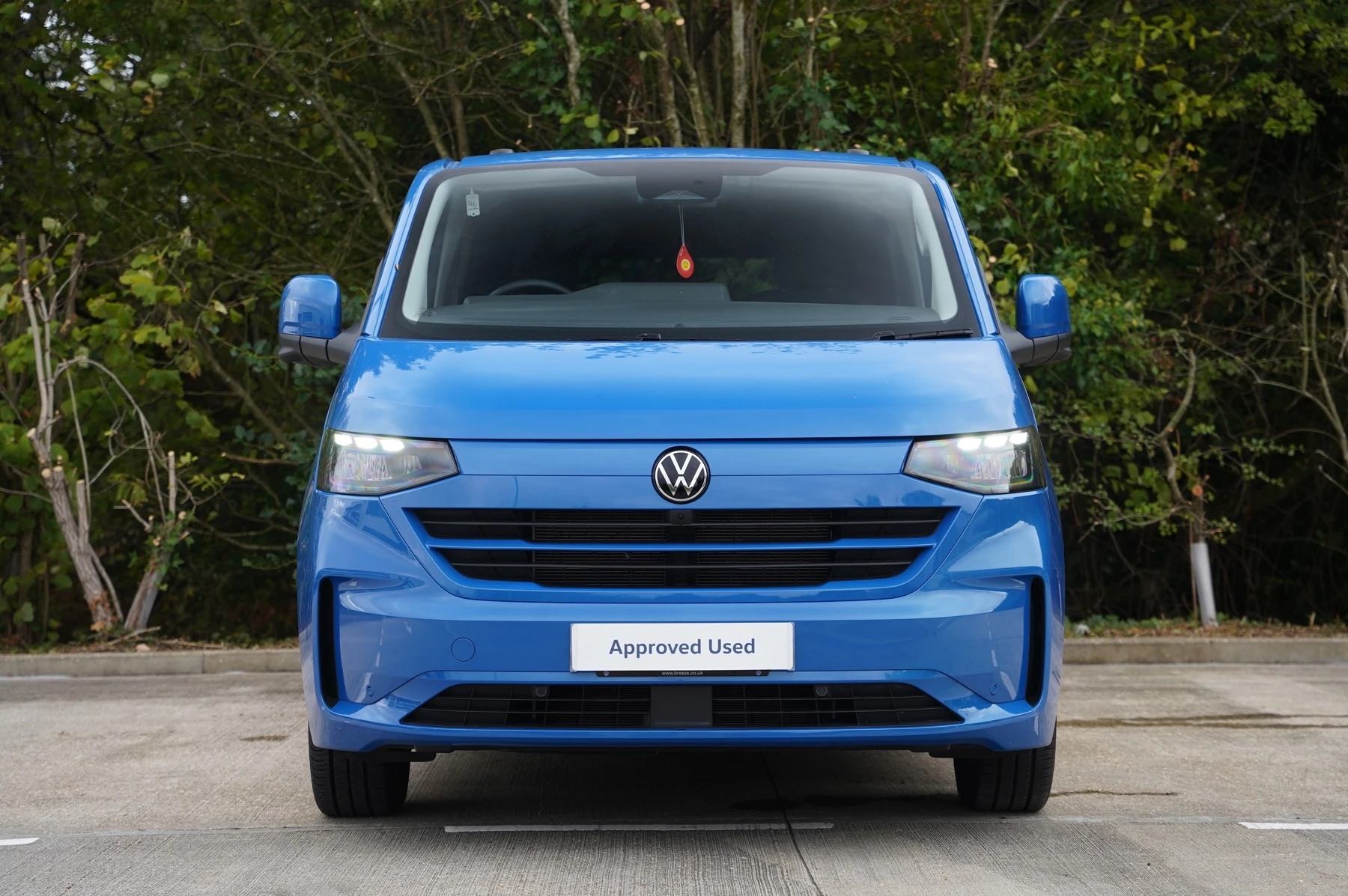 Volkswagen-Transporter-image-6