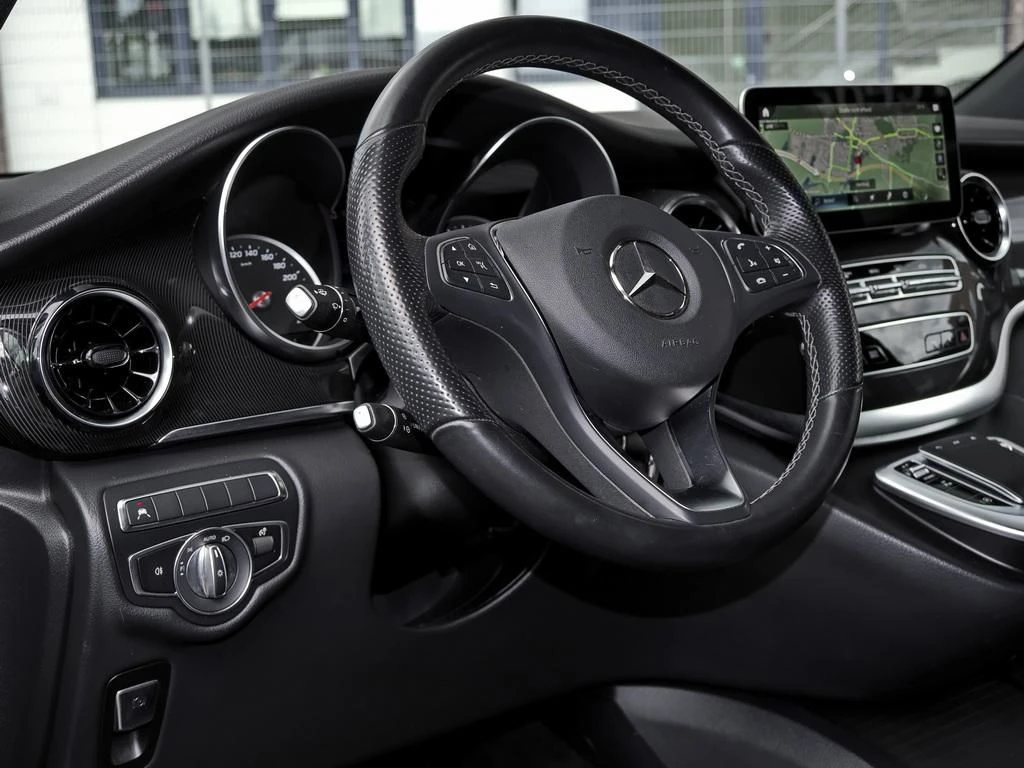 Mercedes-Benz-V-Klasse 220-image-9