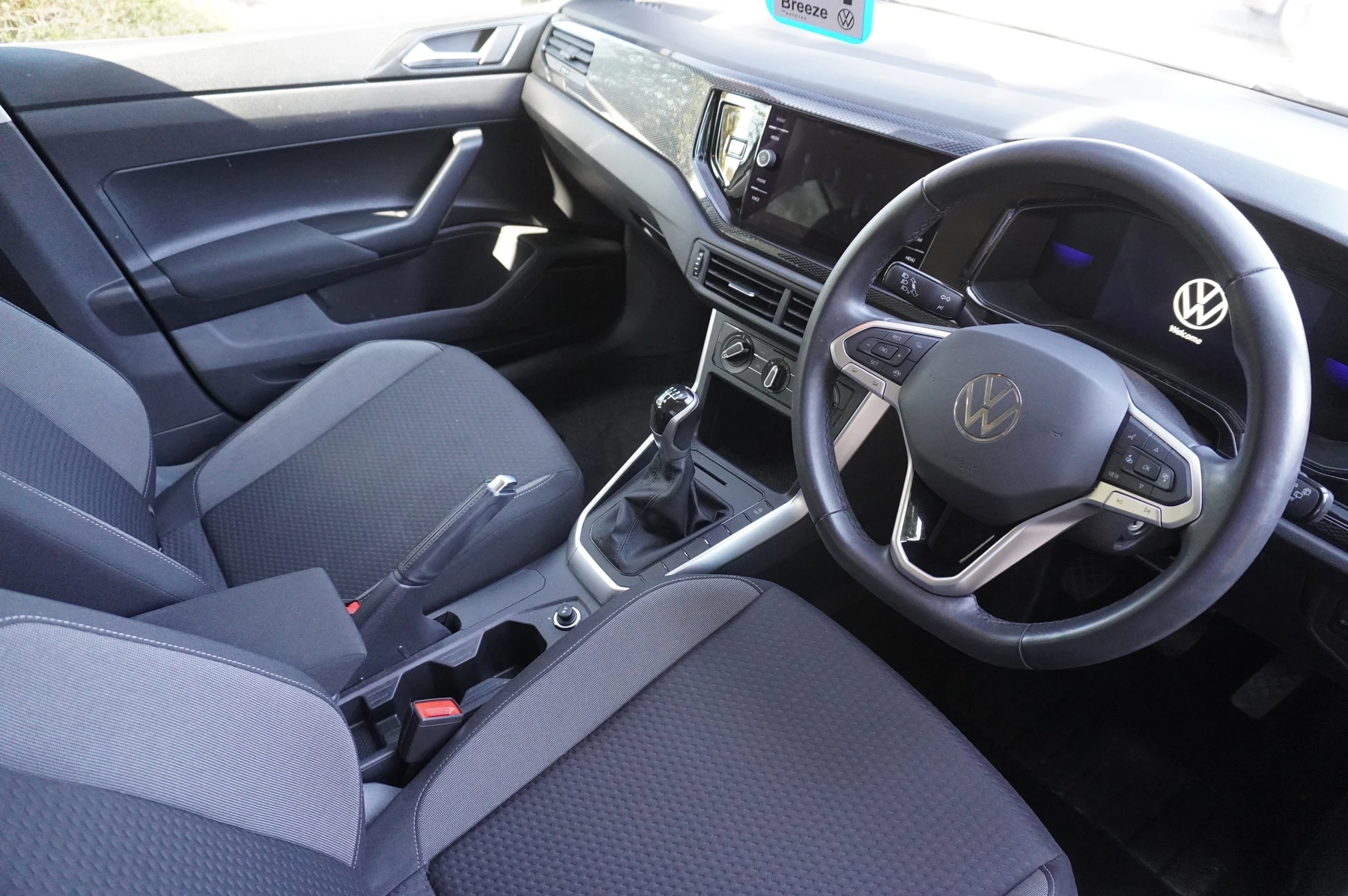 Volkswagen-Polo-image-5