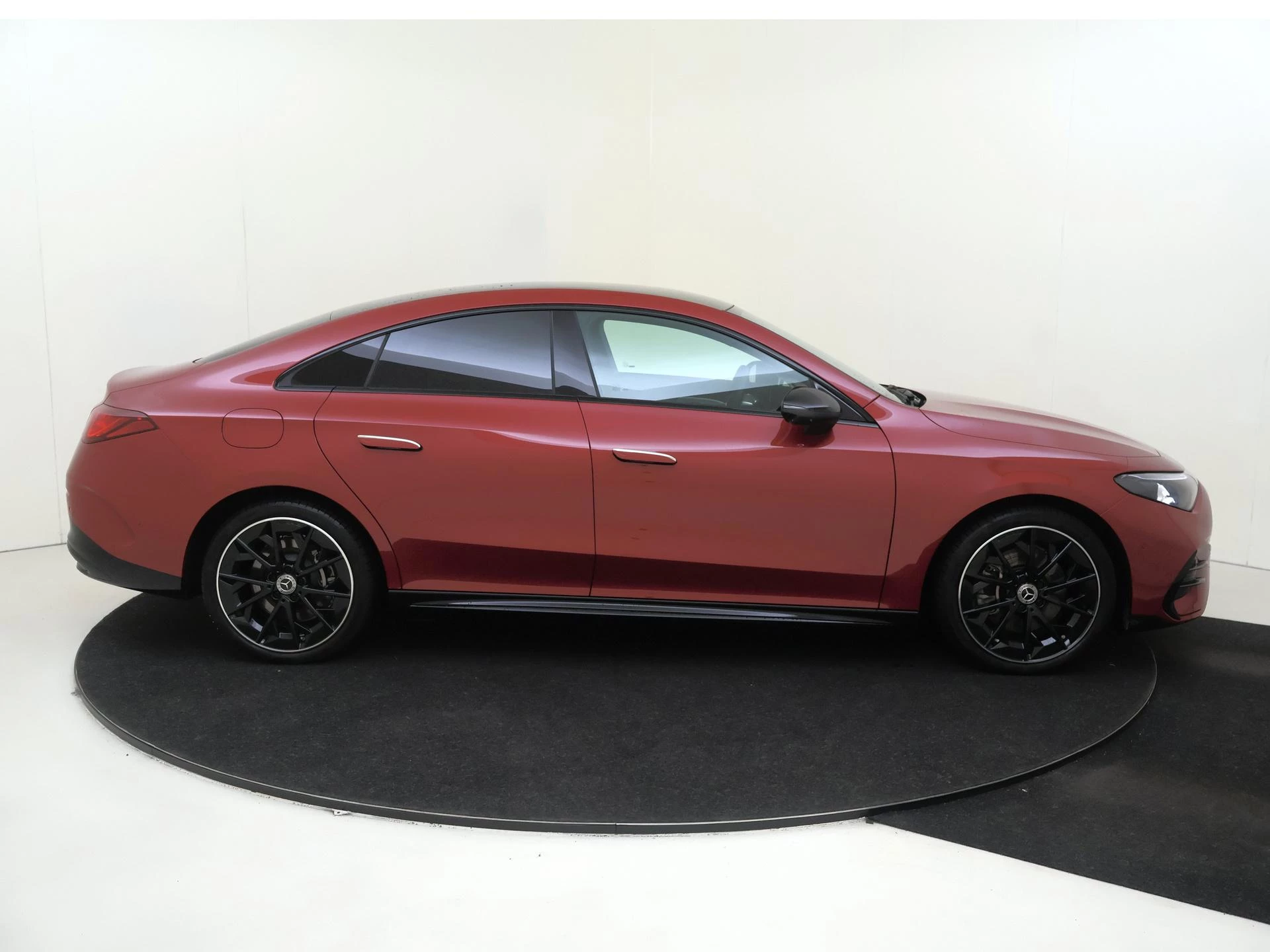 Mercedes-Benz-CLA-image-8