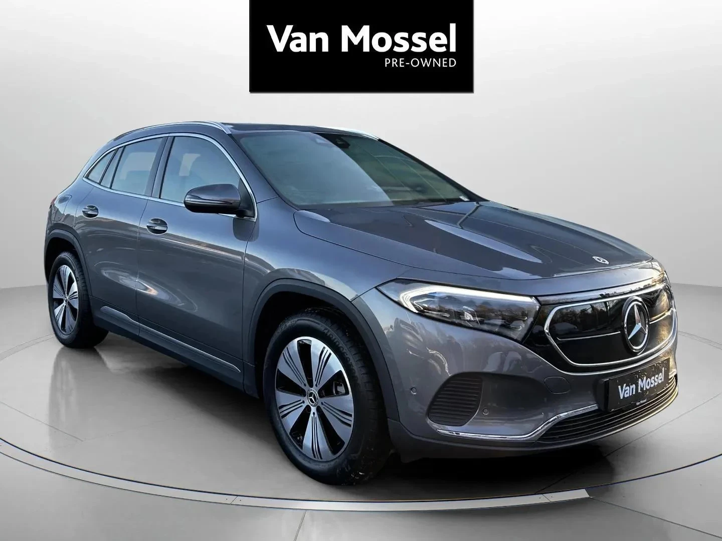 Mercedes-Benz-EQA-image-2