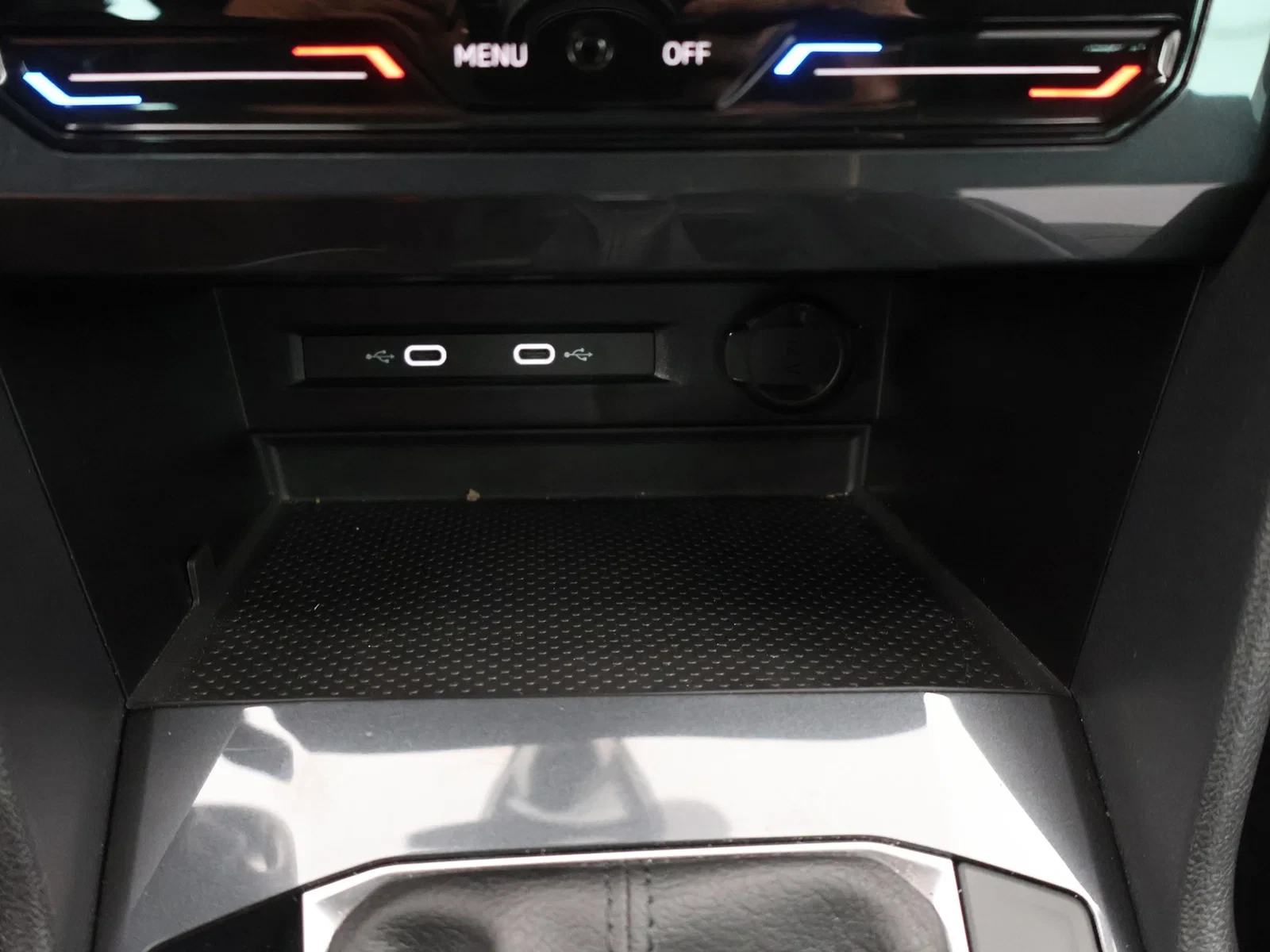 Volkswagen Tiguan eHybrid (PHEV) Tiguan Life Business 1.4TSI eHybrid PHEV 204PK *AUTOMAAT*TREKHAAK*LEDER*CAMERA*PDC*ACC*VIRTUAL COCKP