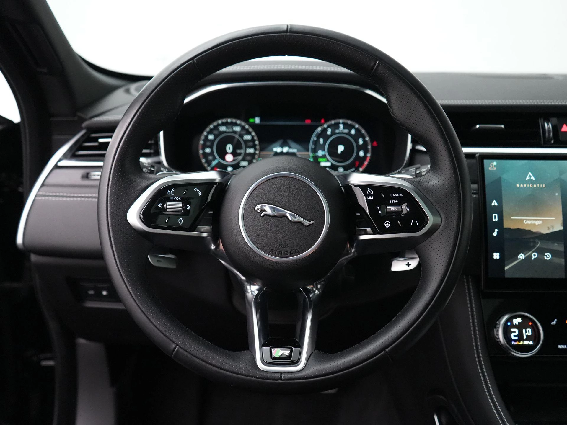 Jaguar F-PACE 2.0 P400e PHEV R-Dynamic Black