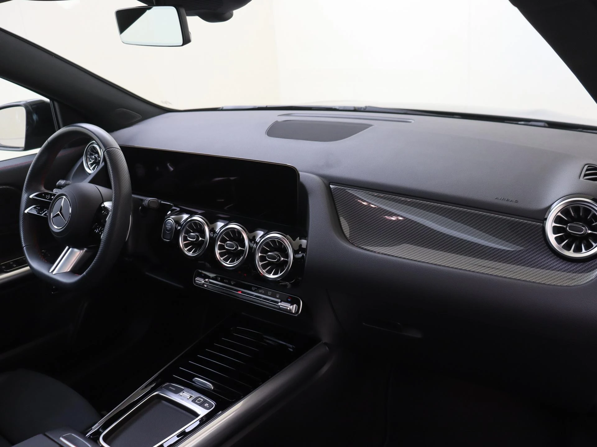 Mercedes-Benz-GLA-image-3