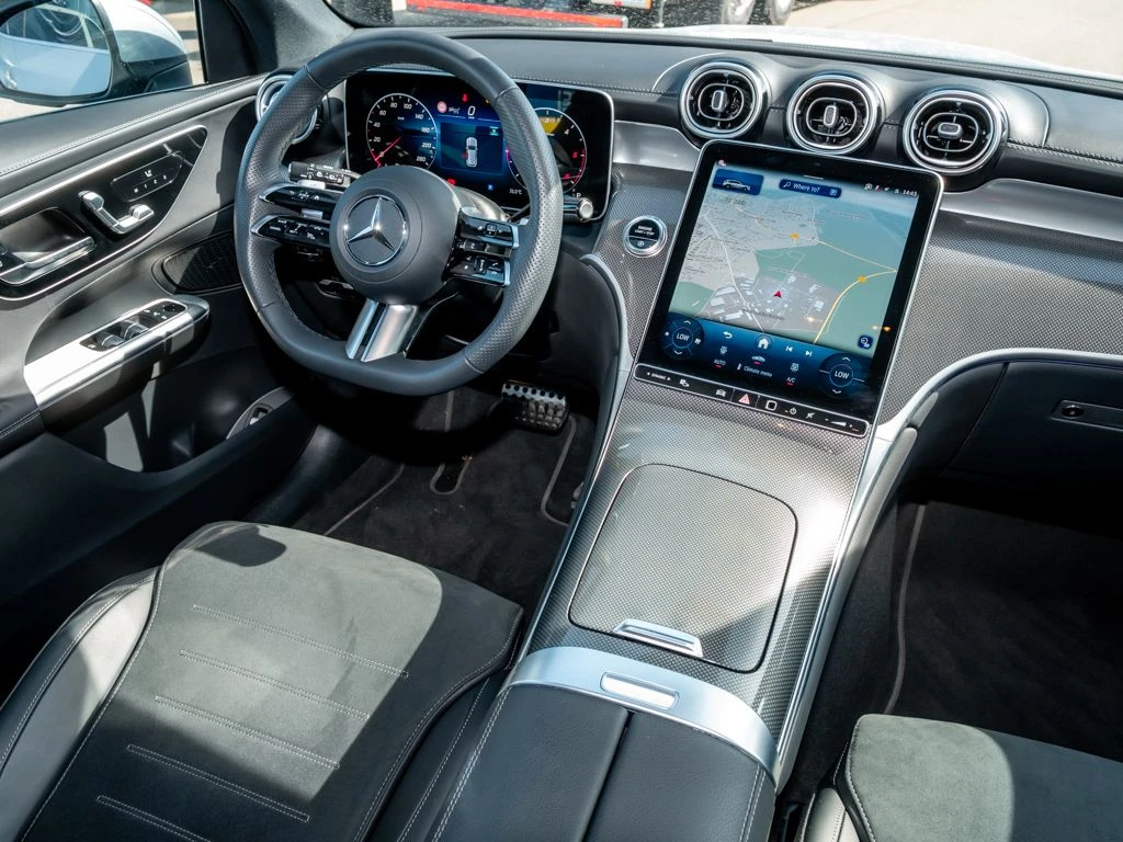 Mercedes-Benz-GLC 300 d-image-9