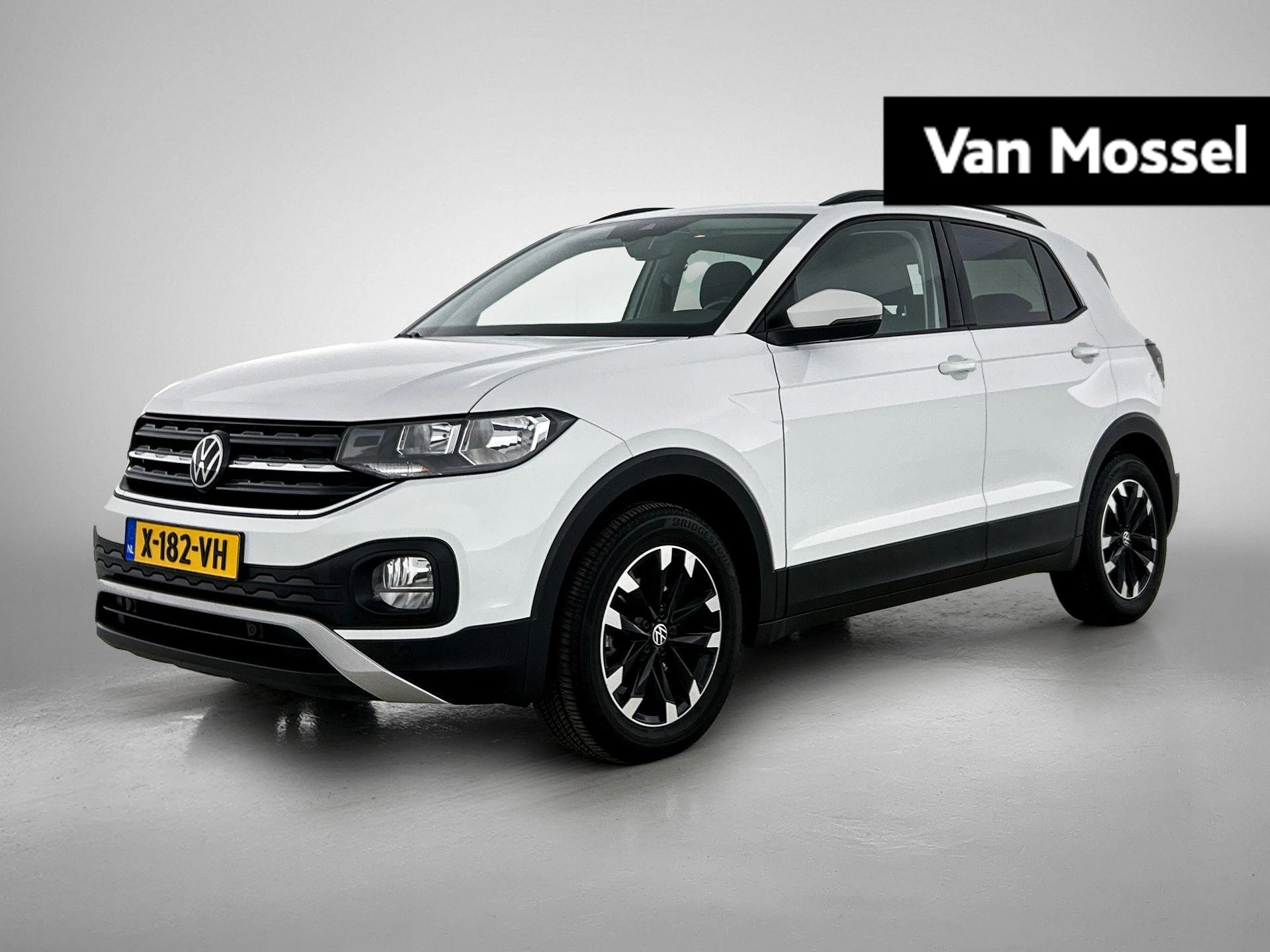 Volkswagen-T-Cross-image-0